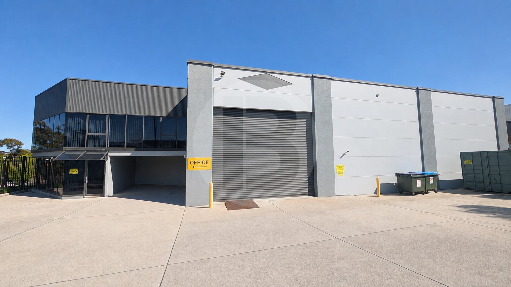 QUALITY FREESTANDING WAREHOUSE/OFFICE