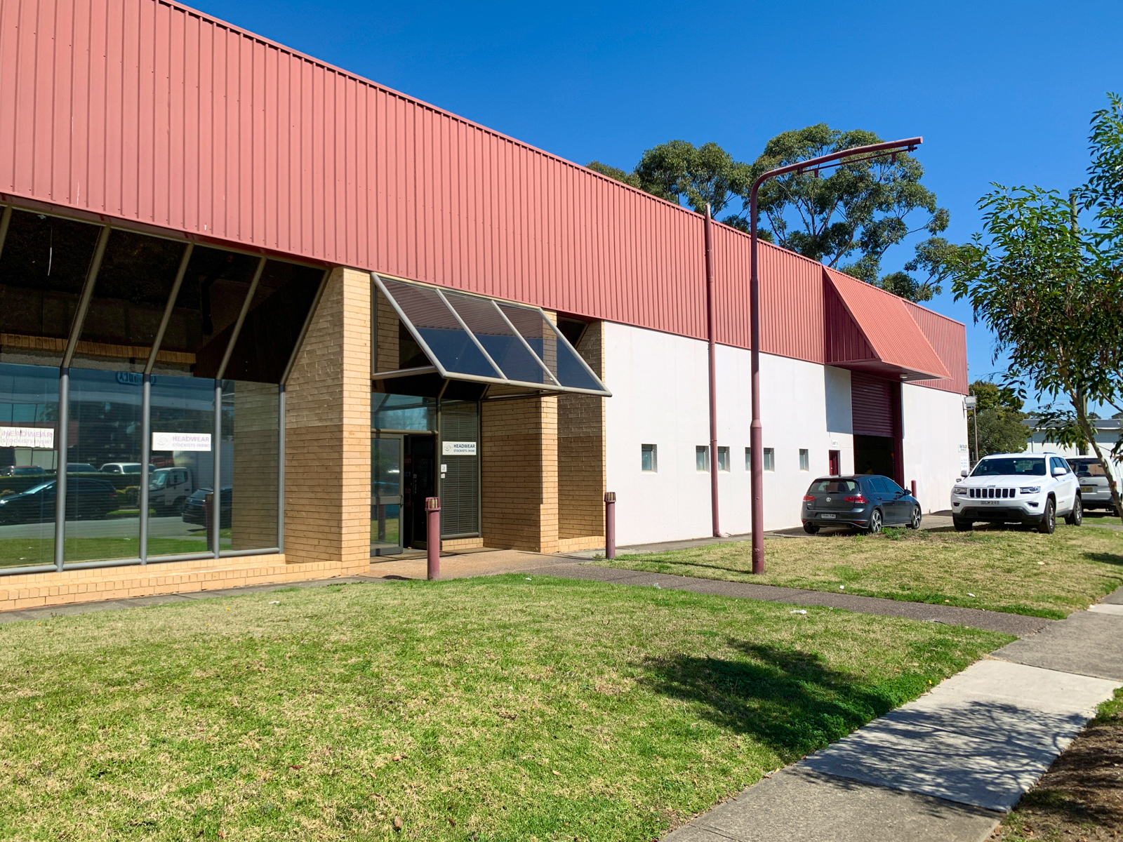 MODERN SHOWROOM | STREET FRONTAGE OPPORTUNITY