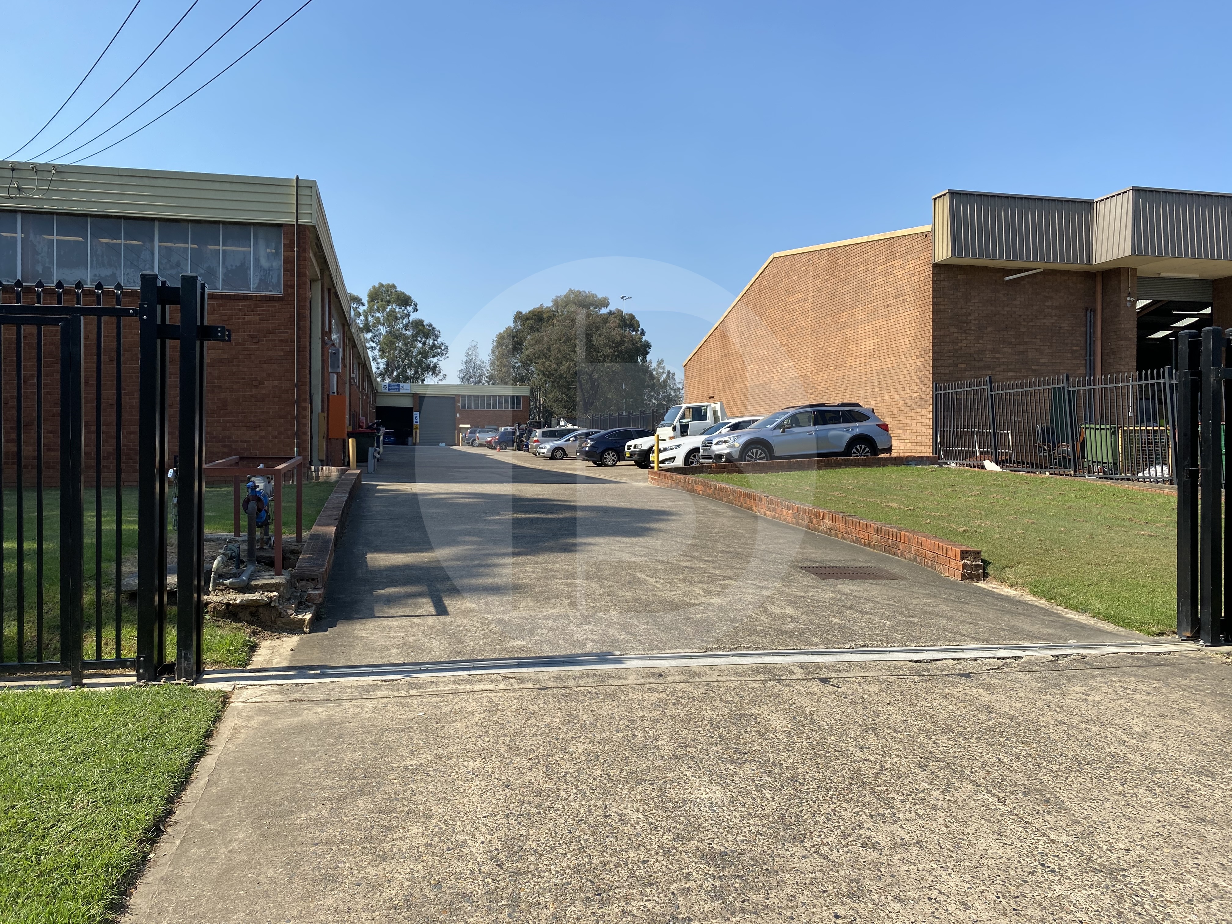 PRESENTABLE WAREHOUSE CLOSE TO CUMBERLAND HIGHWAY PRESENTABLE WAREHOUSE CLOSE TO CUMBERLAND HIGHWAY