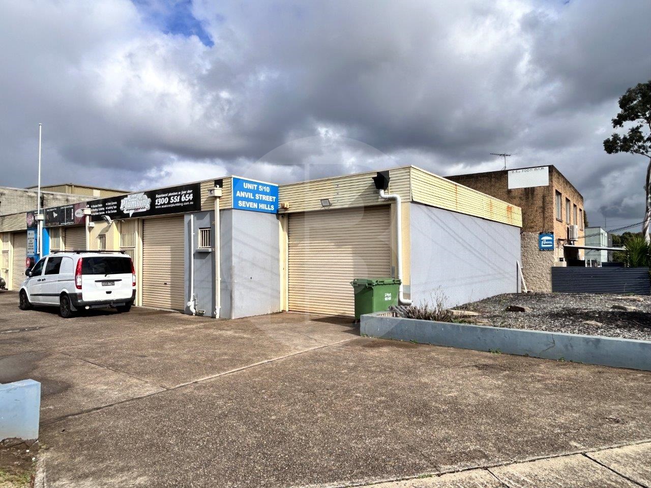 WORKSHOP/STORAGE FOR LEASE IN SEVEN HILLS