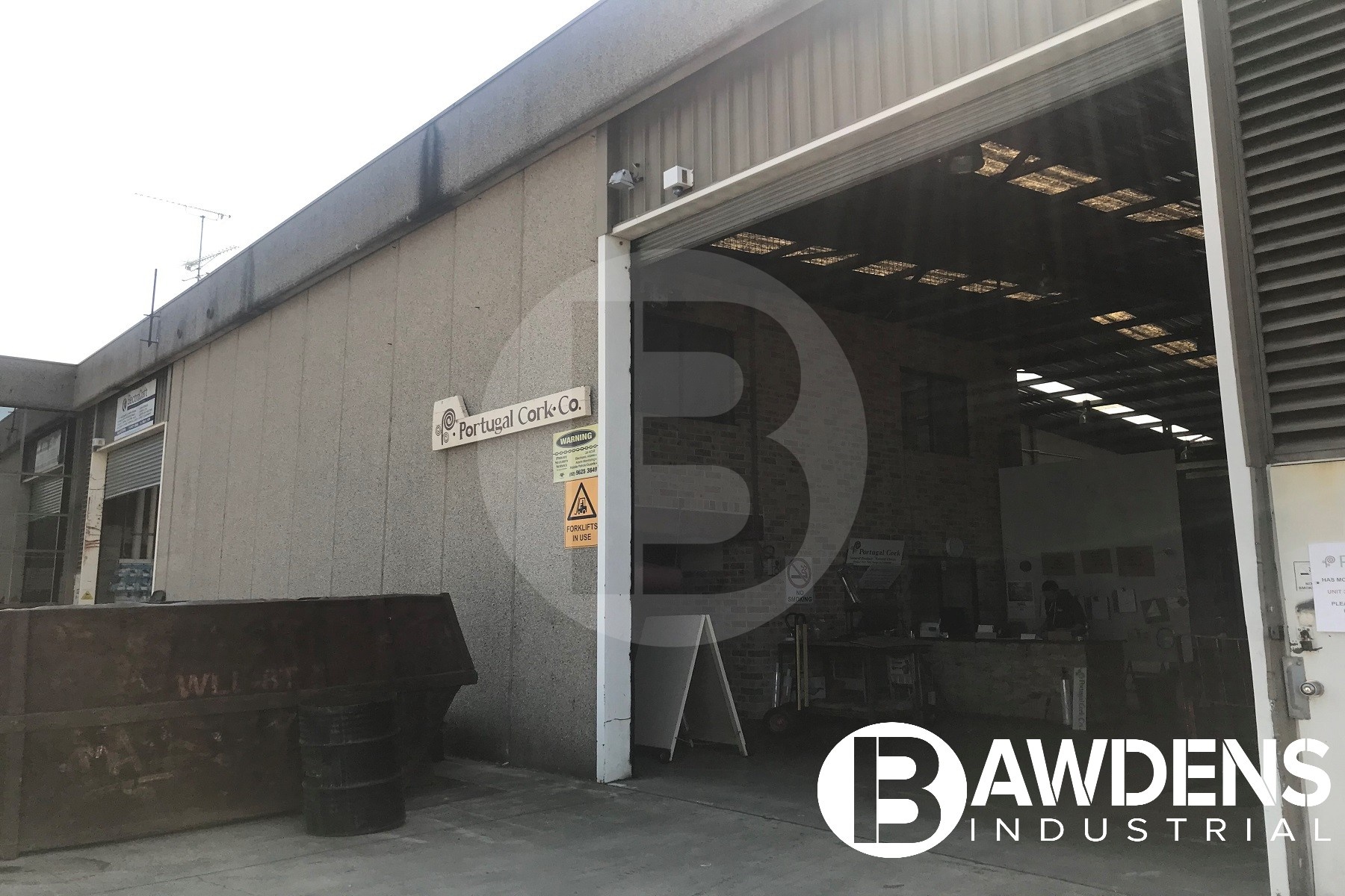 FUNCTIONAL INDUSTRIAL UNIT WITH YARD