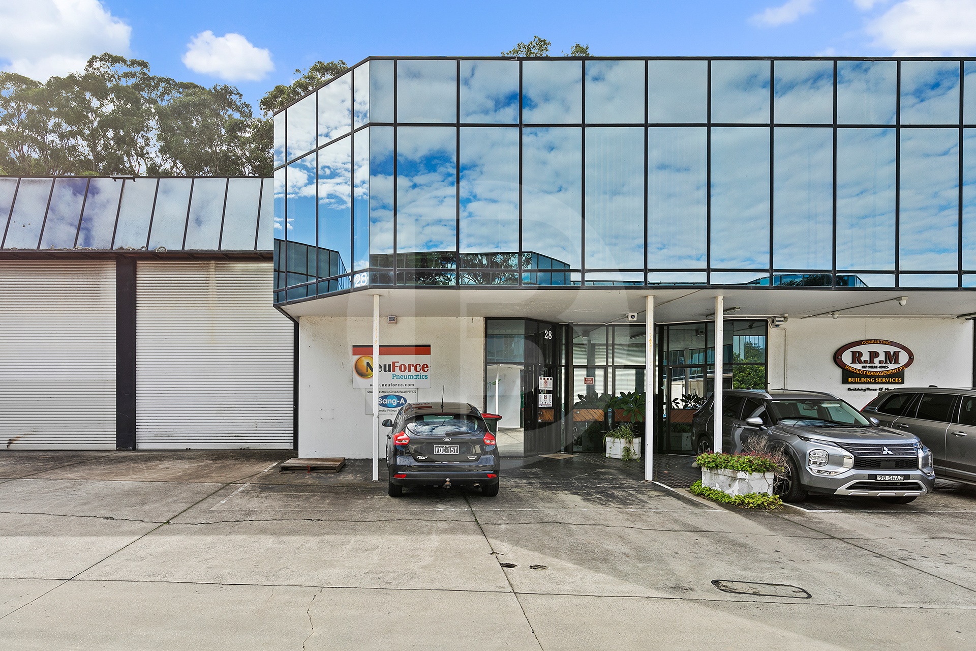 PREMIUM WAREHOUSE – KINGS PARK