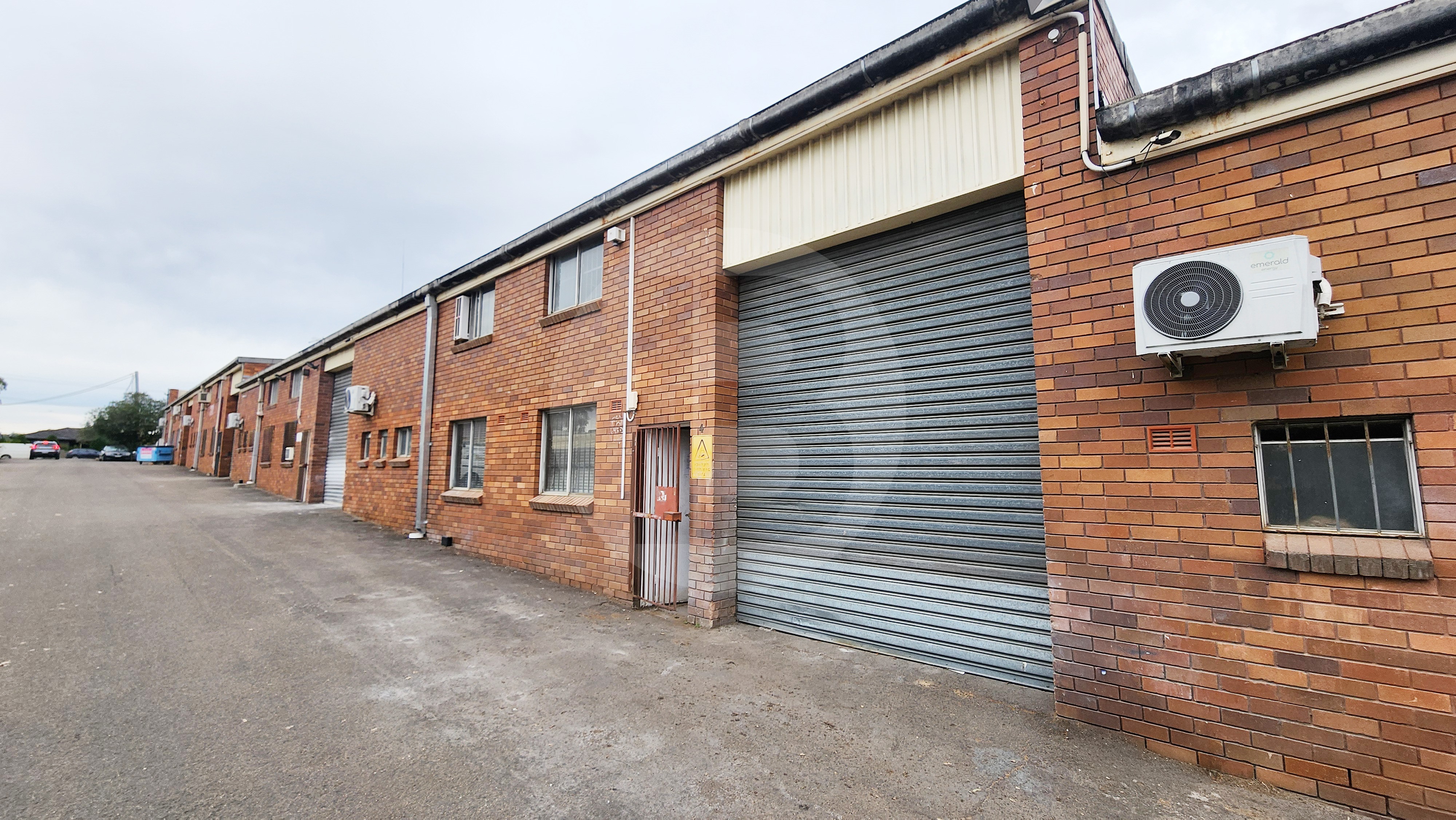 INDUSTRIAL WAREHOUSE FOR LEASE | GIRRAWEEN