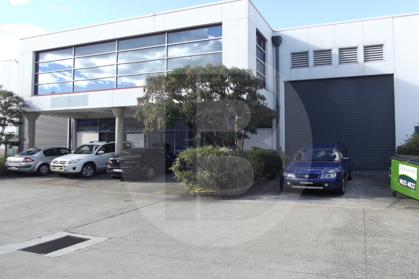 GREAT VALUE, MODERN UNIT LOCATED FIVE MINUTES TO PARRAMATTA CBD