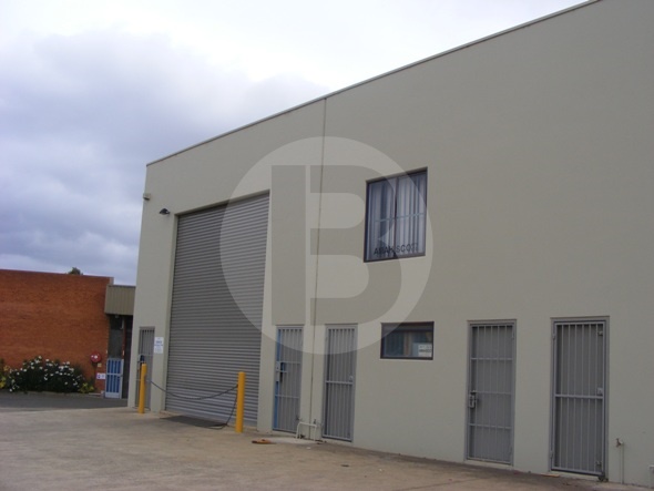 INDUSTRIAL WAREHOUSE FOR LEASE IN SEVEN HILLS