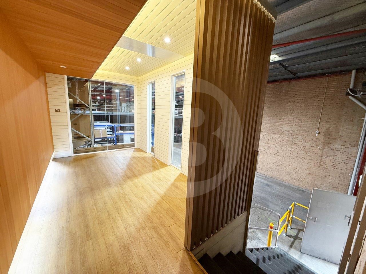 FREESTANDING WAREHOUSE WITH EXPOSURE FREESTANDING WAREHOUSE WITH EXPOSURE