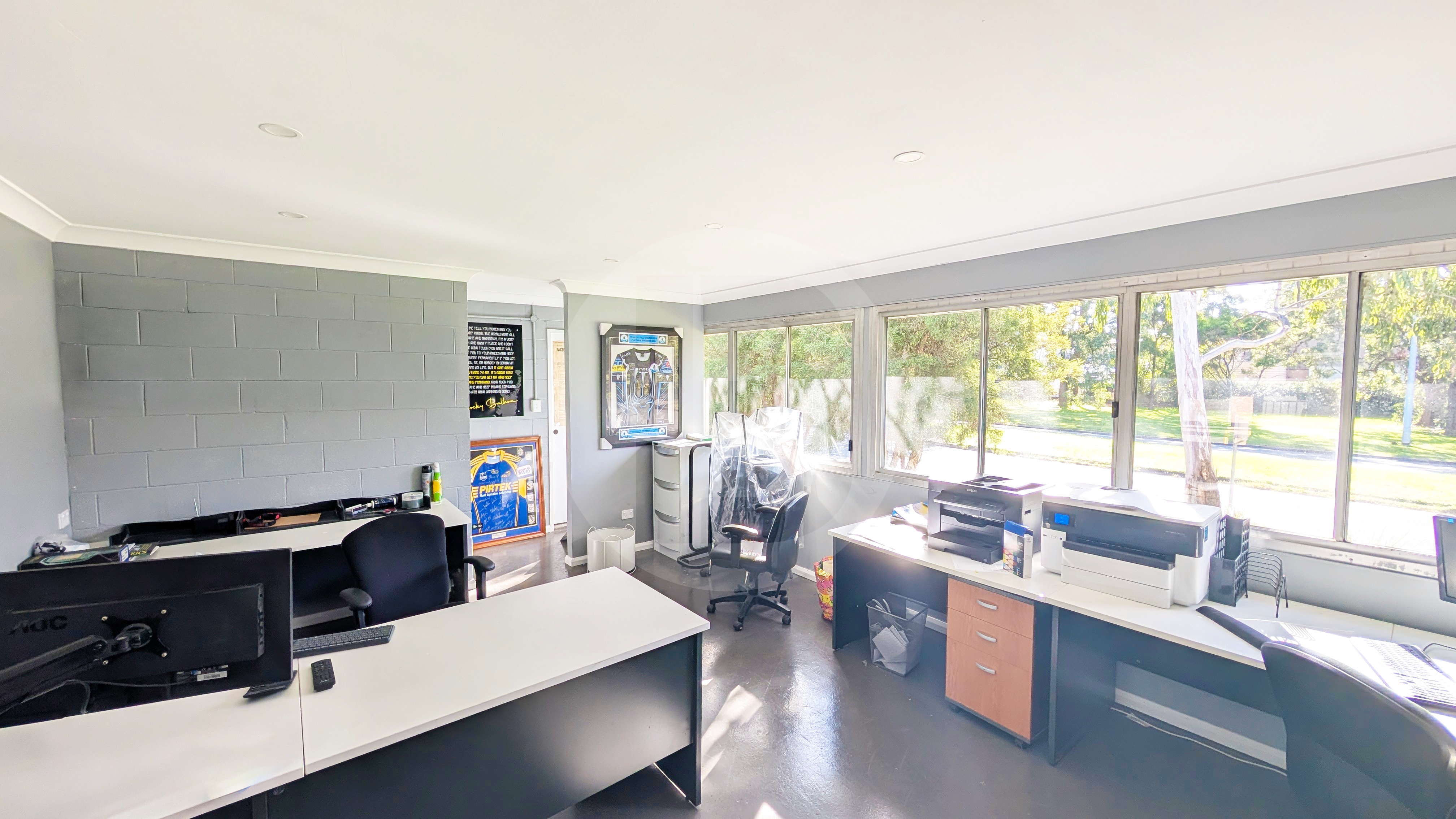GOOD SIZE UNIT IN SOUGHT AFTER COMPLEX GOOD SIZE UNIT IN SOUGHT AFTER COMPLEX