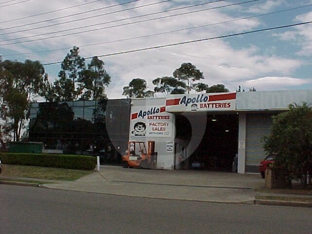 INDUSTRIAL WAREHOUSE FOR LEASE IN SEVEN HILLS INDUSTRIAL WAREHOUSE FOR LEASE IN SEVEN HILLS