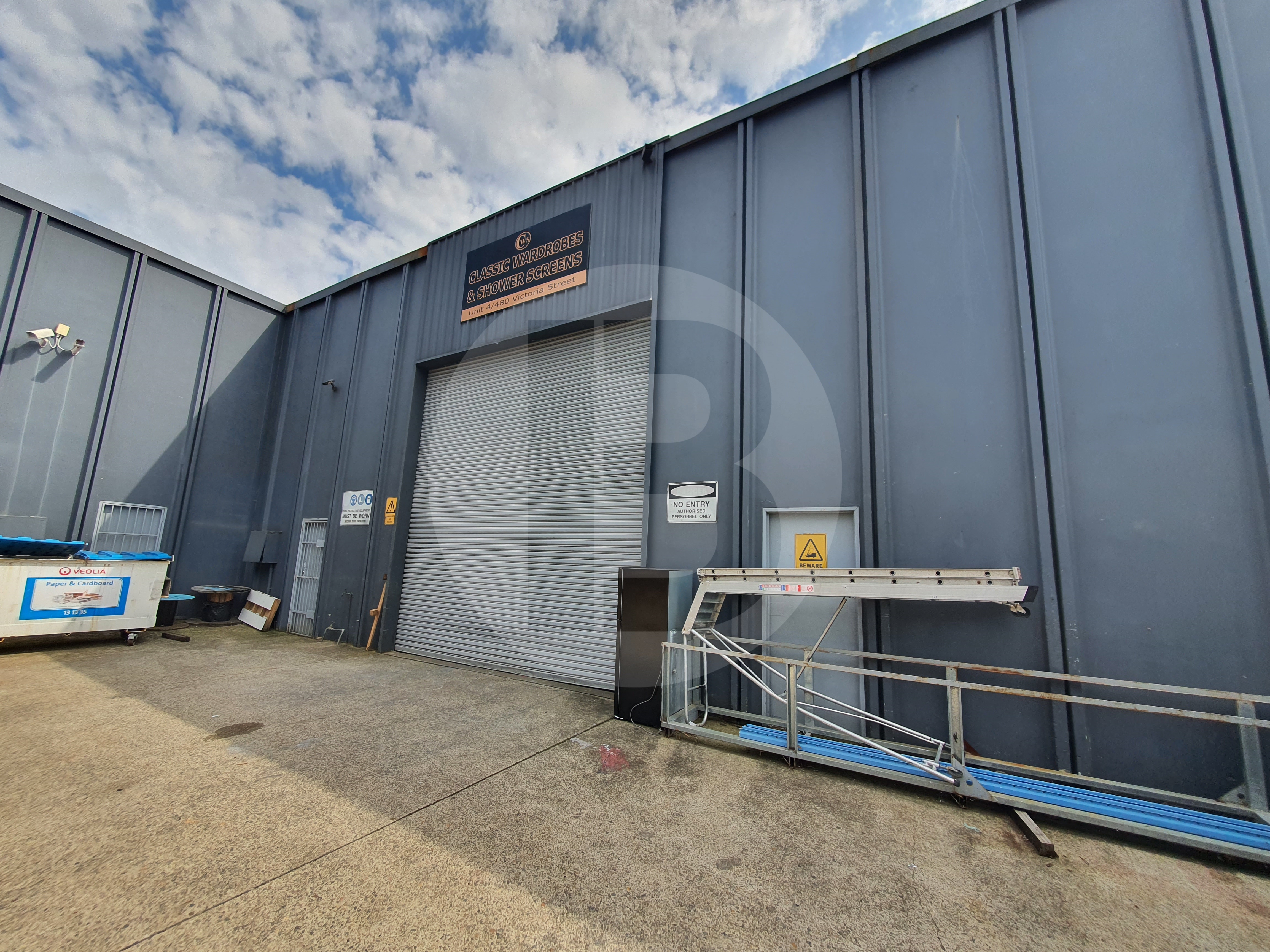 PROMINENT CORNER LOCATION