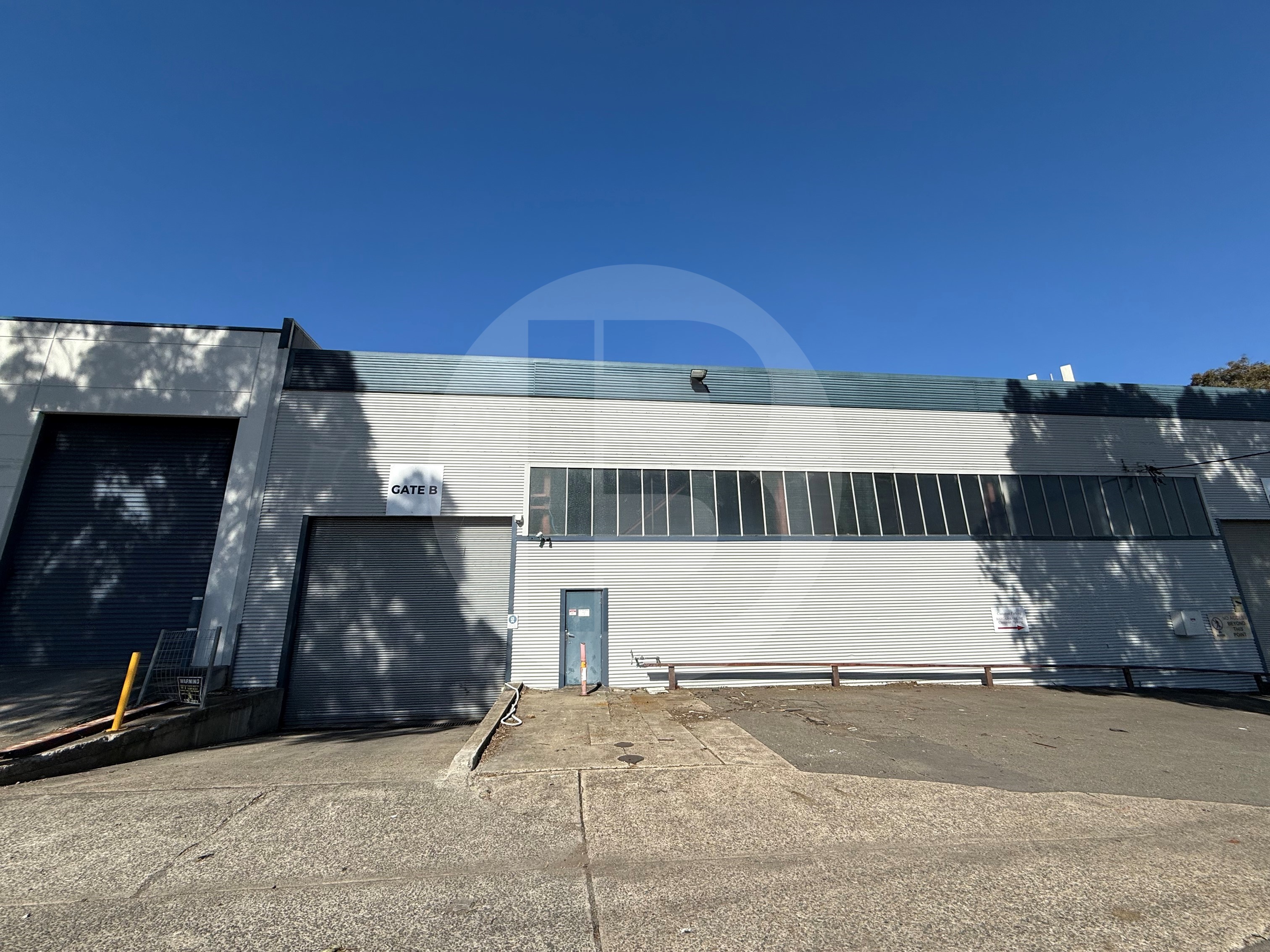 IMPRESSIVE WAREHOUSE