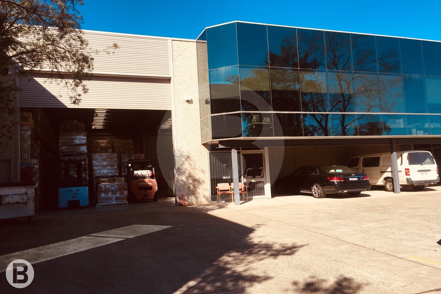 MODERN DUPLEX WAREHOUSE