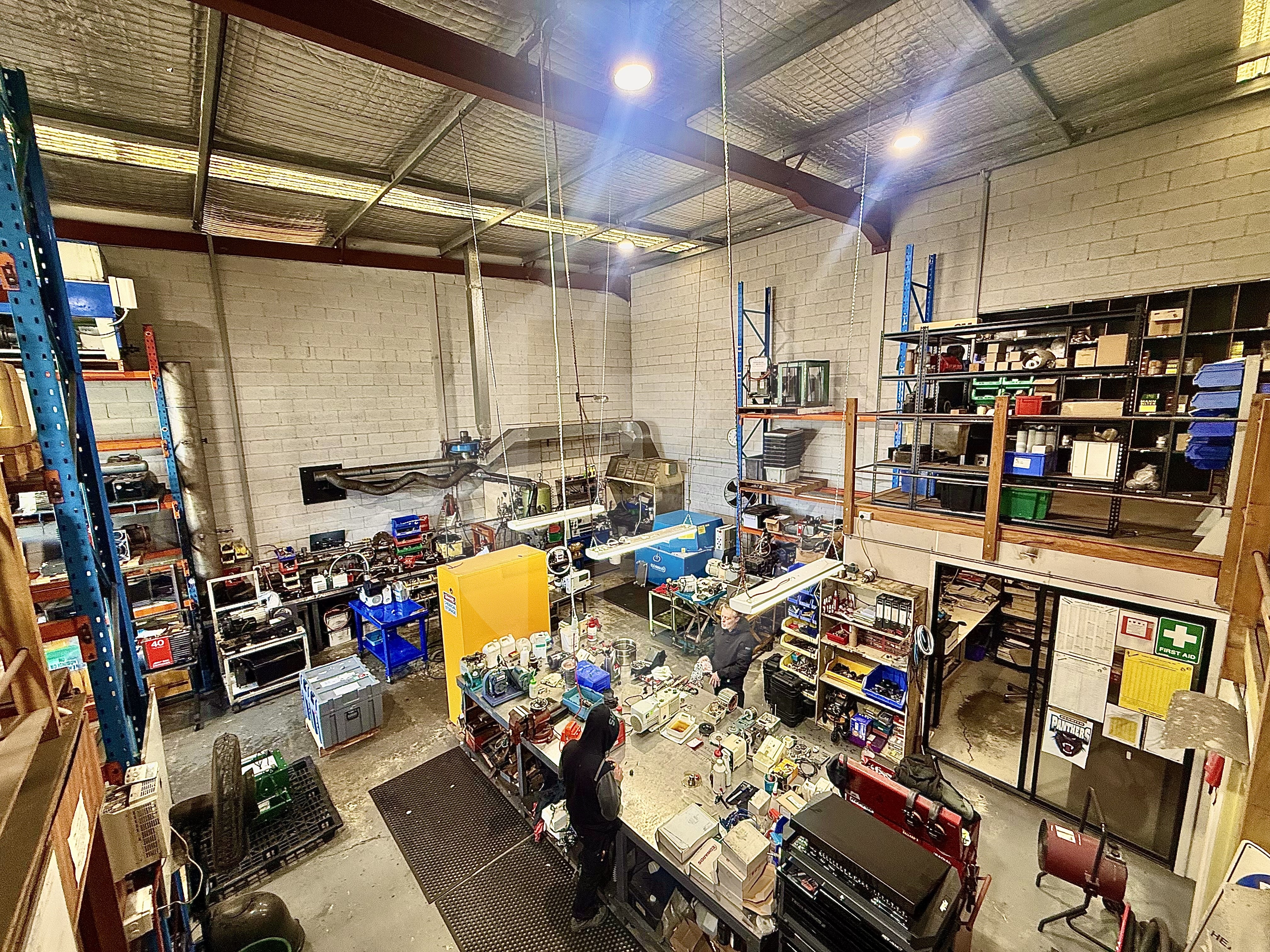 MODERN INDUSTRIAL UNIT FOR LEASE MODERN INDUSTRIAL UNIT FOR LEASE