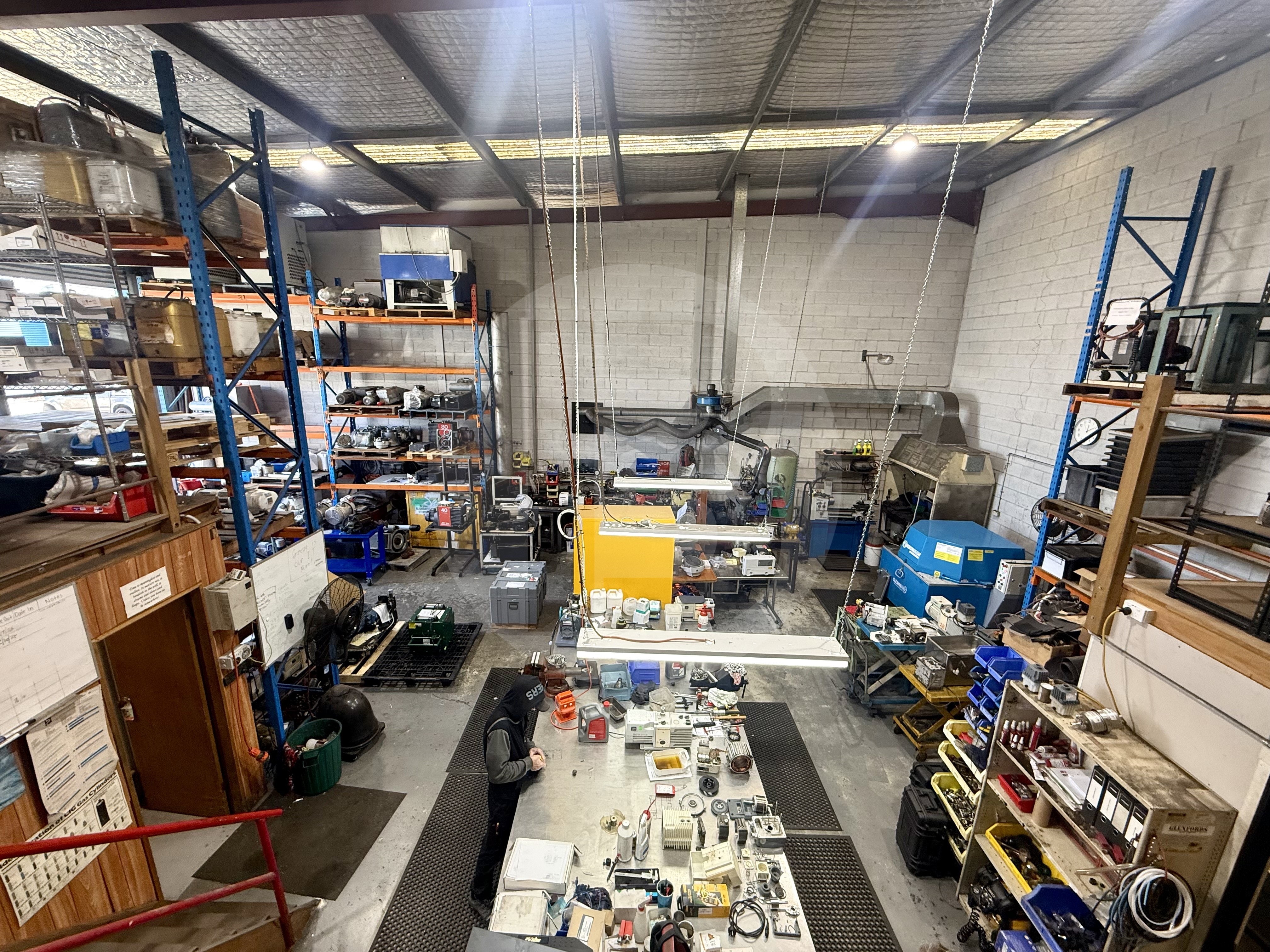 MODERN INDUSTRIAL UNIT FOR LEASE MODERN INDUSTRIAL UNIT FOR LEASE