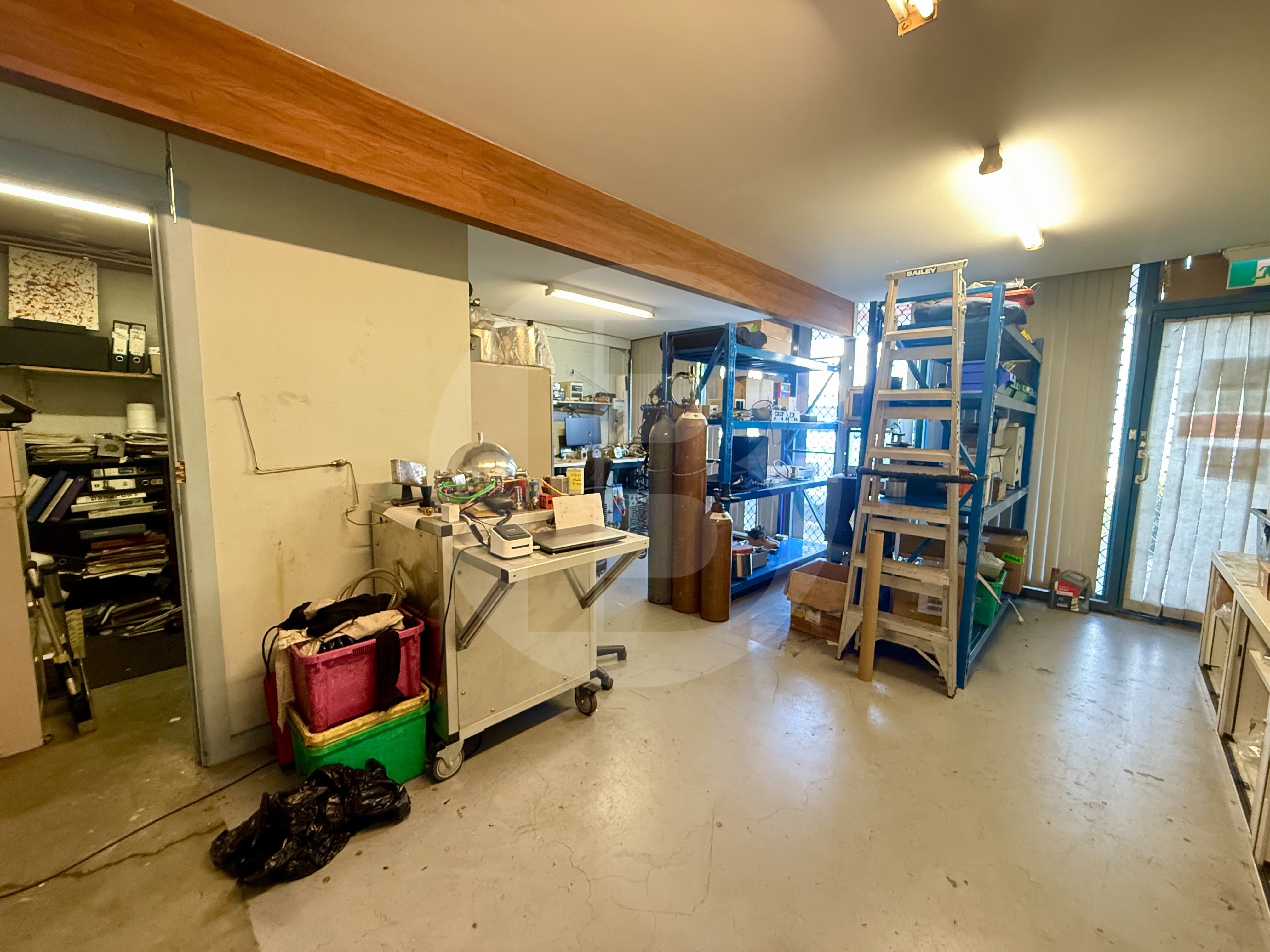MODERN INDUSTRIAL UNIT FOR LEASE MODERN INDUSTRIAL UNIT FOR LEASE