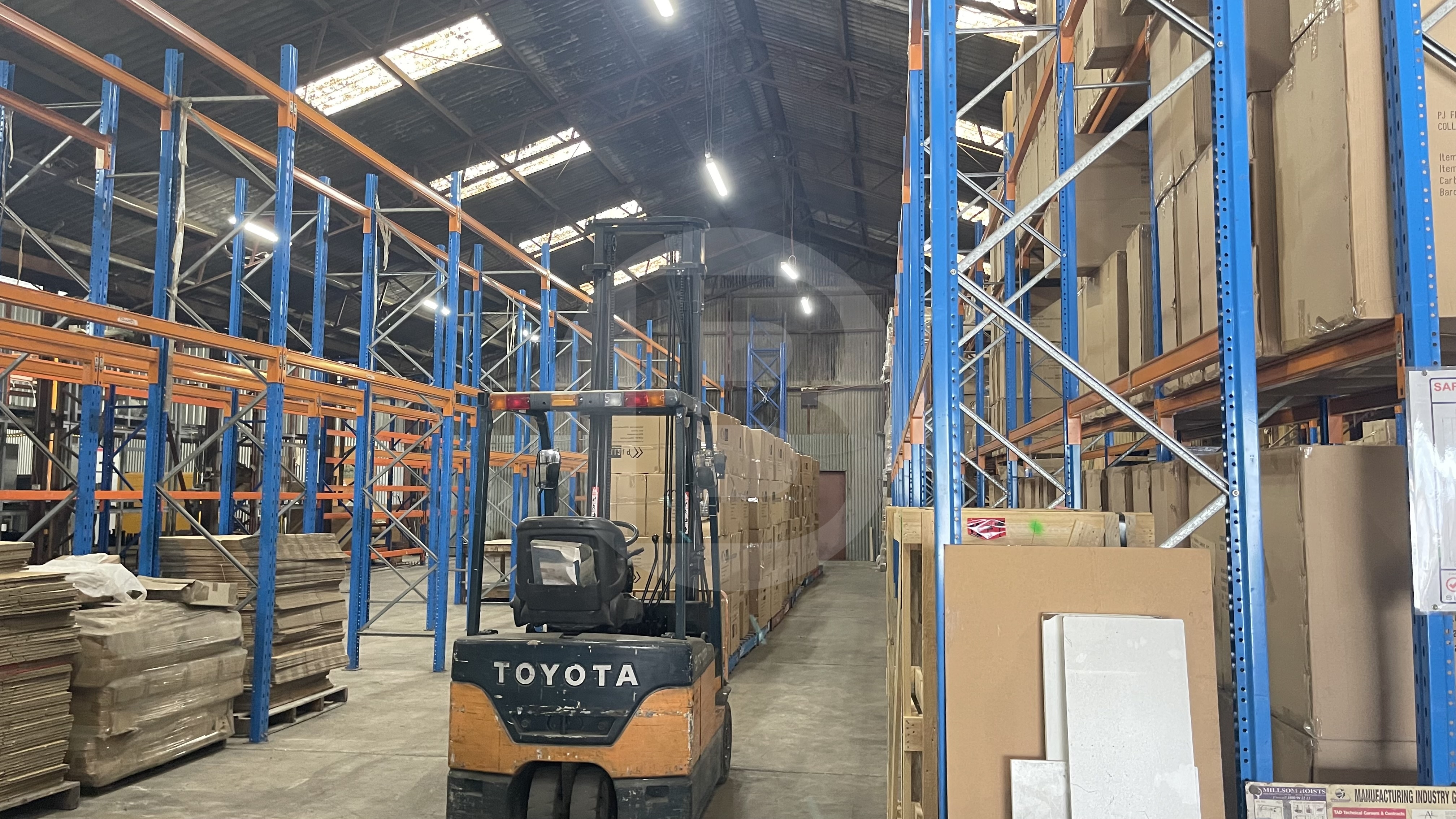 CHEAP WAREHOUSE AREA | FAIRFIELD EAST