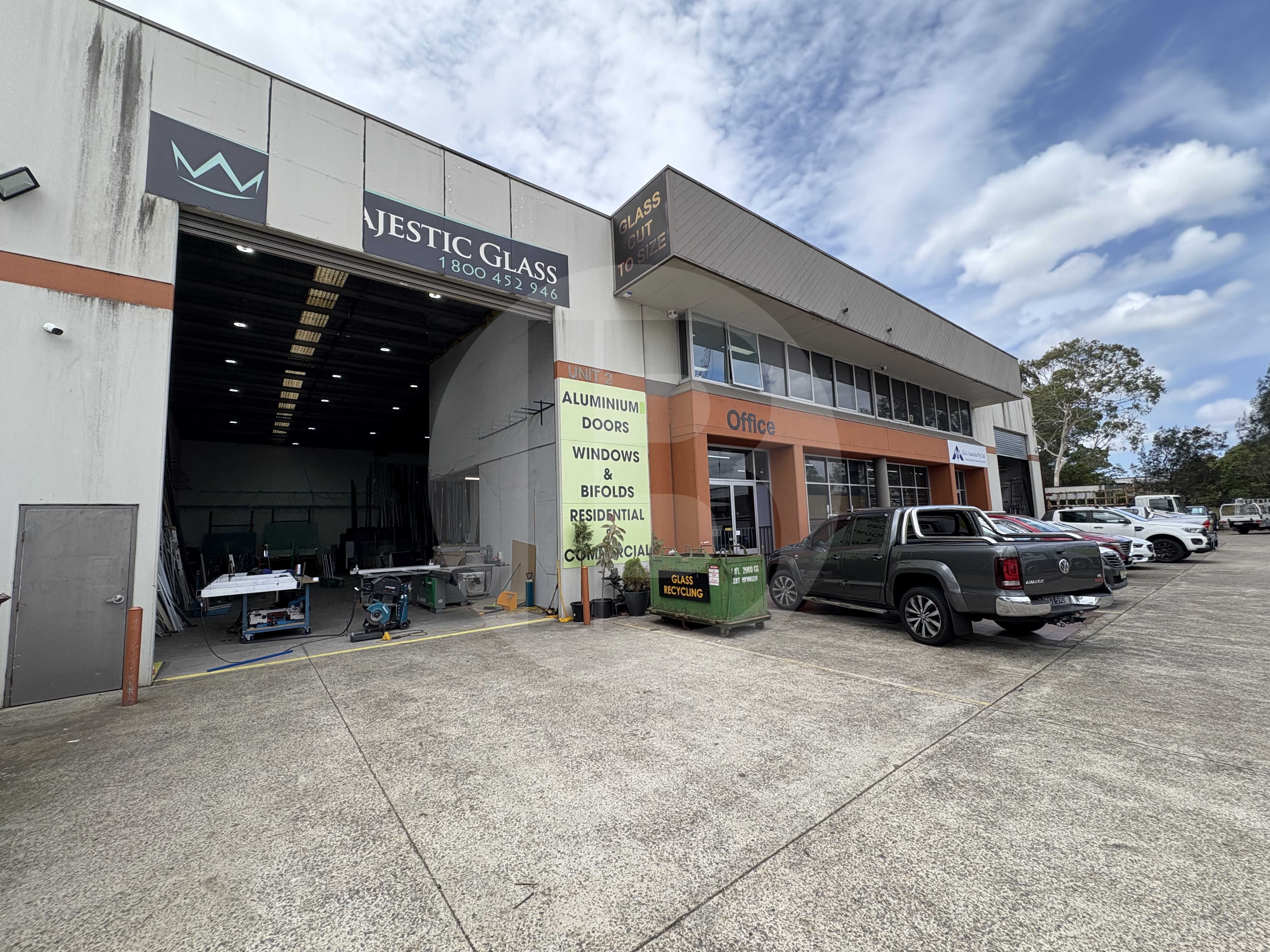 FUNCTIONAL HIGH CLEARANCE WAREHOUSE FUNCTIONAL HIGH CLEARANCE WAREHOUSE