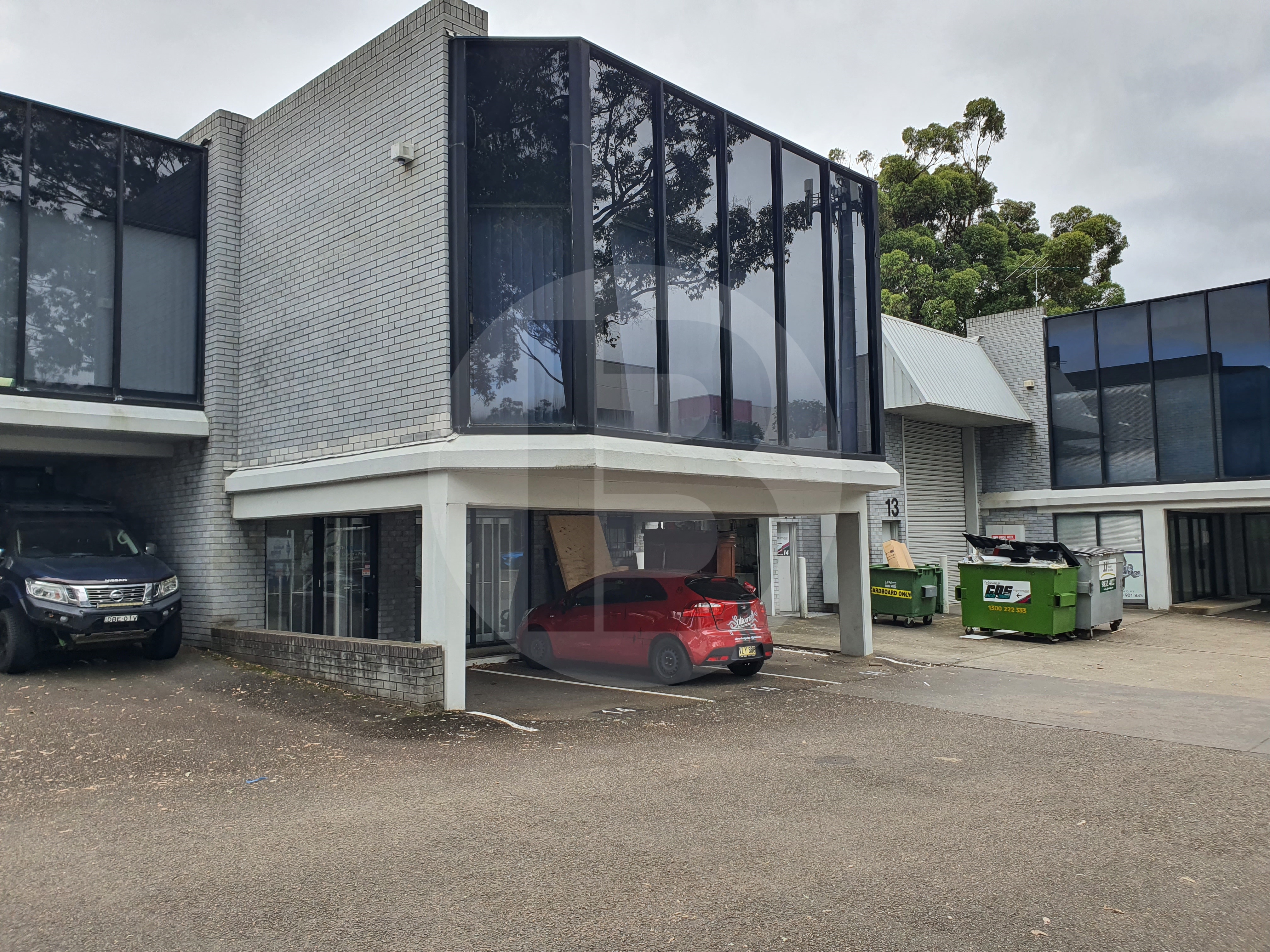 MODERN ESTATE IN CASTLE HILL TRADING ZONE