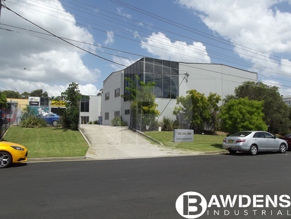 MODERN UNIT | STREET FRONT | ARNDELL PARK