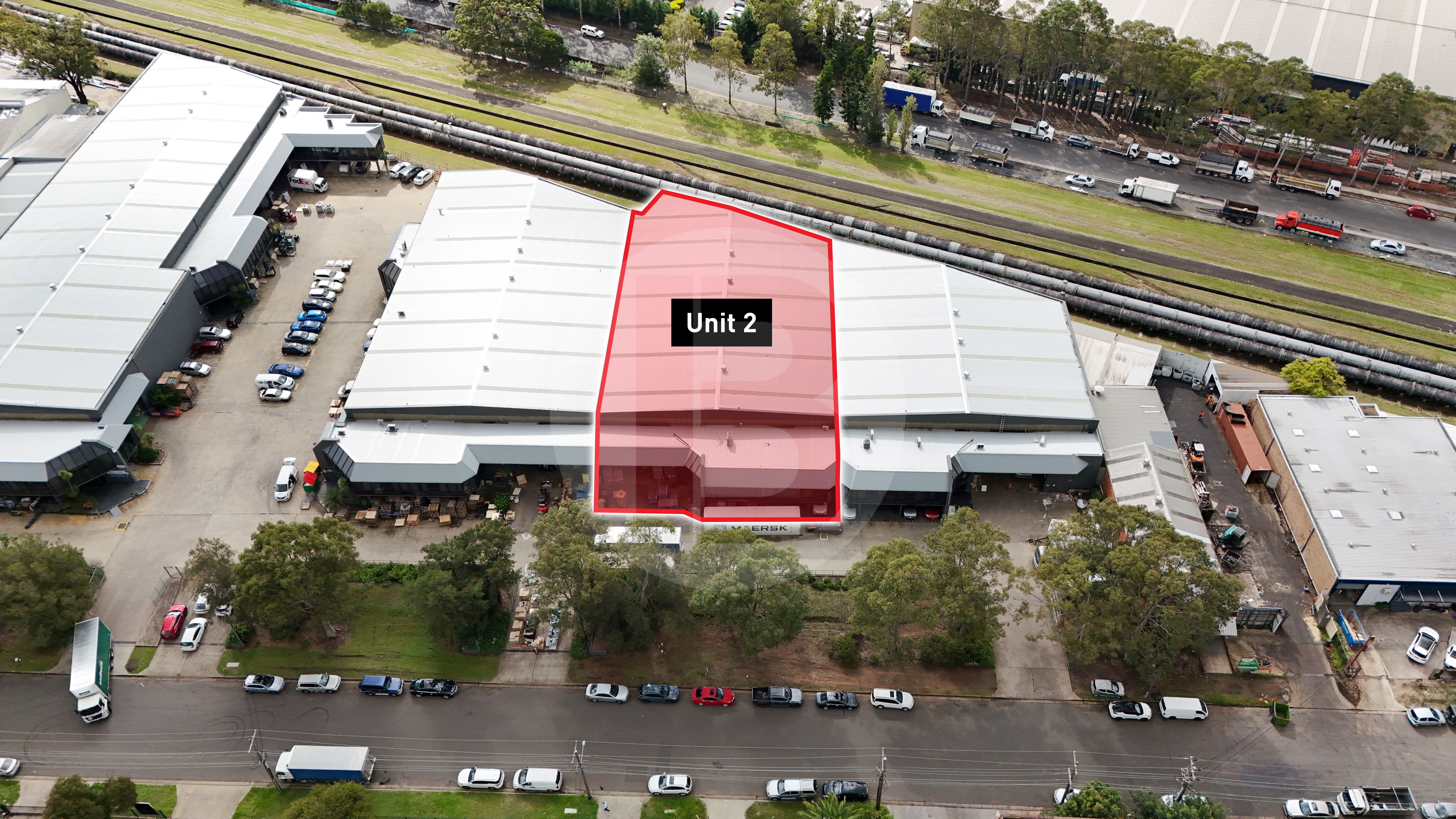 IMPRESSIVE WAREHOUSE WITH YARD