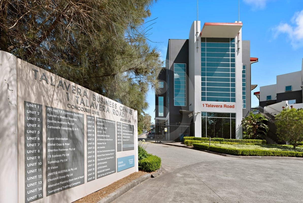 HIGH CLEARANCE WAREHOUSE WITH OFFICE HIGH CLEARANCE WAREHOUSE WITH OFFICE