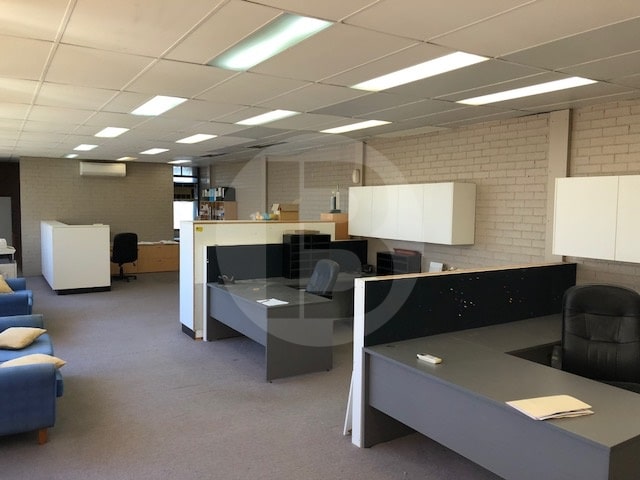 FREESTANDING WAREHOUSE FOR LEASE | SMITHFIELD FREESTANDING WAREHOUSE FOR LEASE | SMITHFIELD