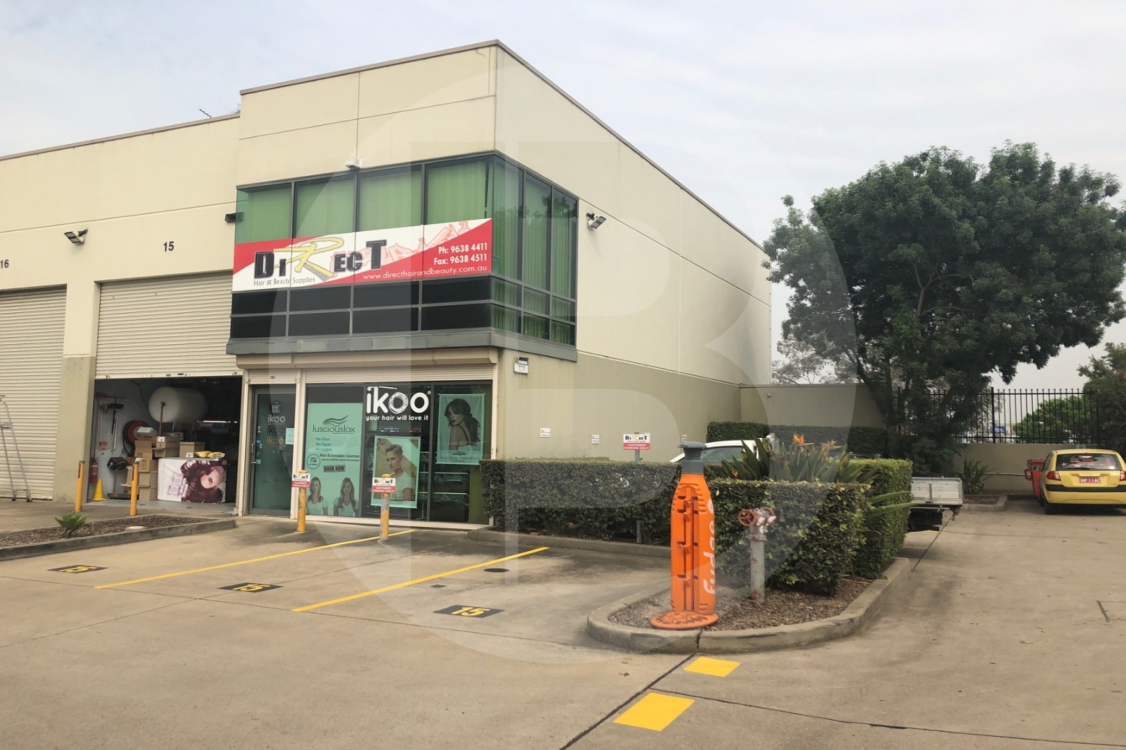 QUALITY UNIT WITH BONUS OFFICE & MEZZANINE STORAGE SPACE QUALITY UNIT WITH BONUS OFFICE & MEZZANINE STORAGE SPACE