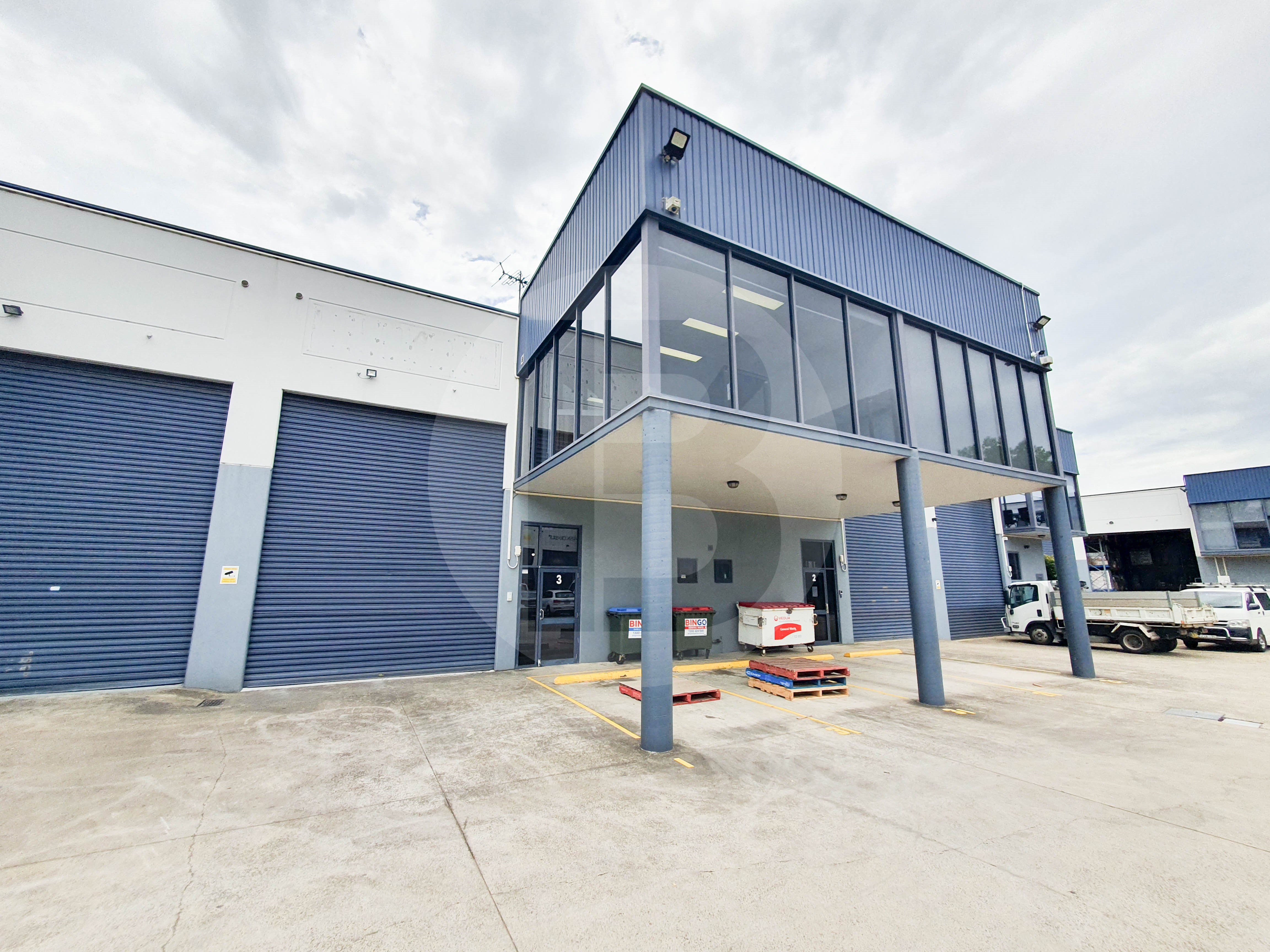 Refurbished Office With Storage/Warehouse Refurbished Office With Storage/Warehouse