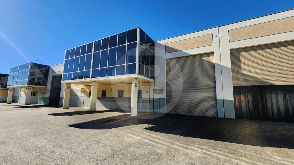 MODERN WAREHOUSE FOR SALE IN SEVEN HILLS