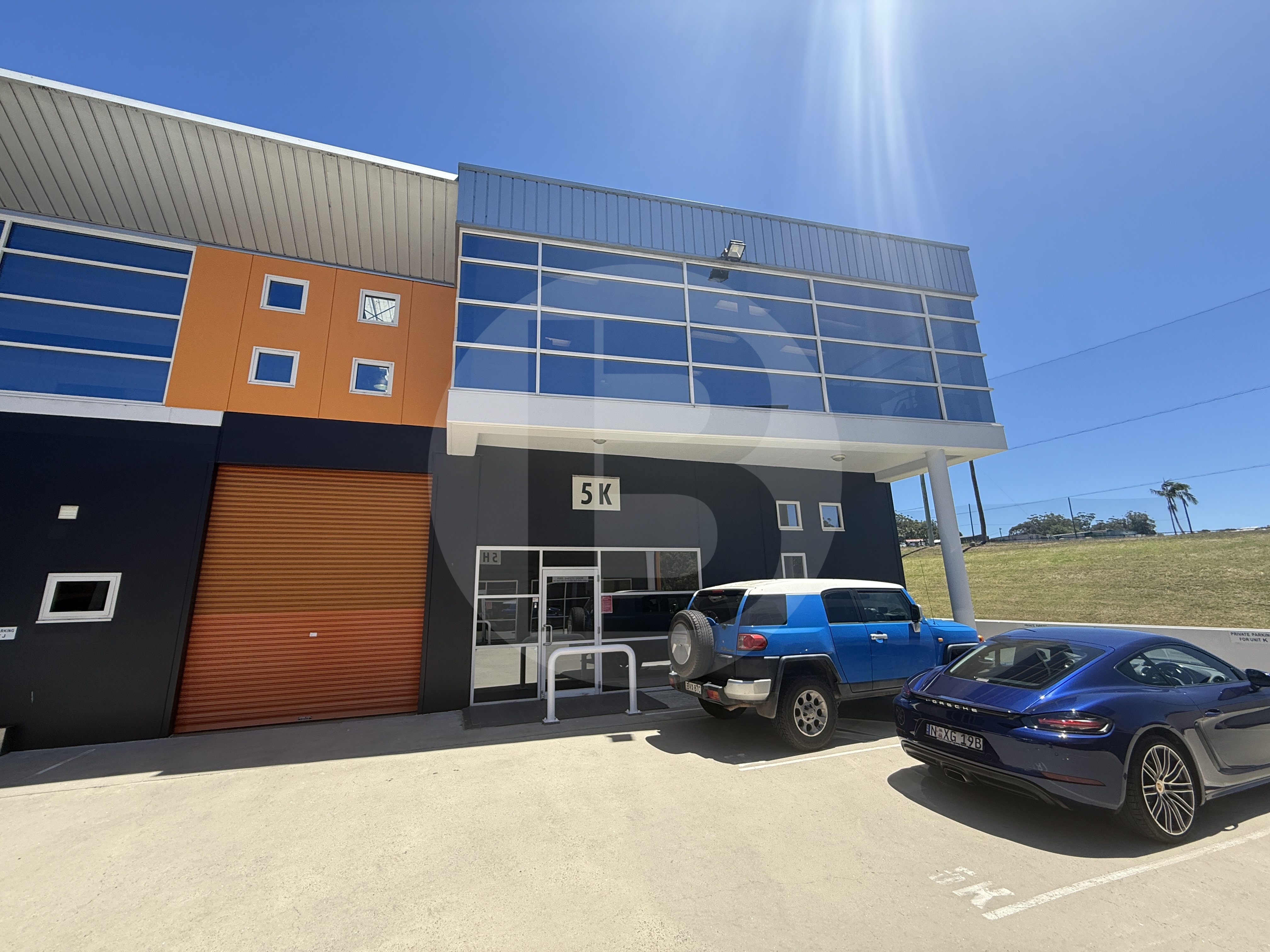 Invest or Occupy Hi-Tech Industrial Warehouse Invest or Occupy Hi-Tech Industrial Warehouse