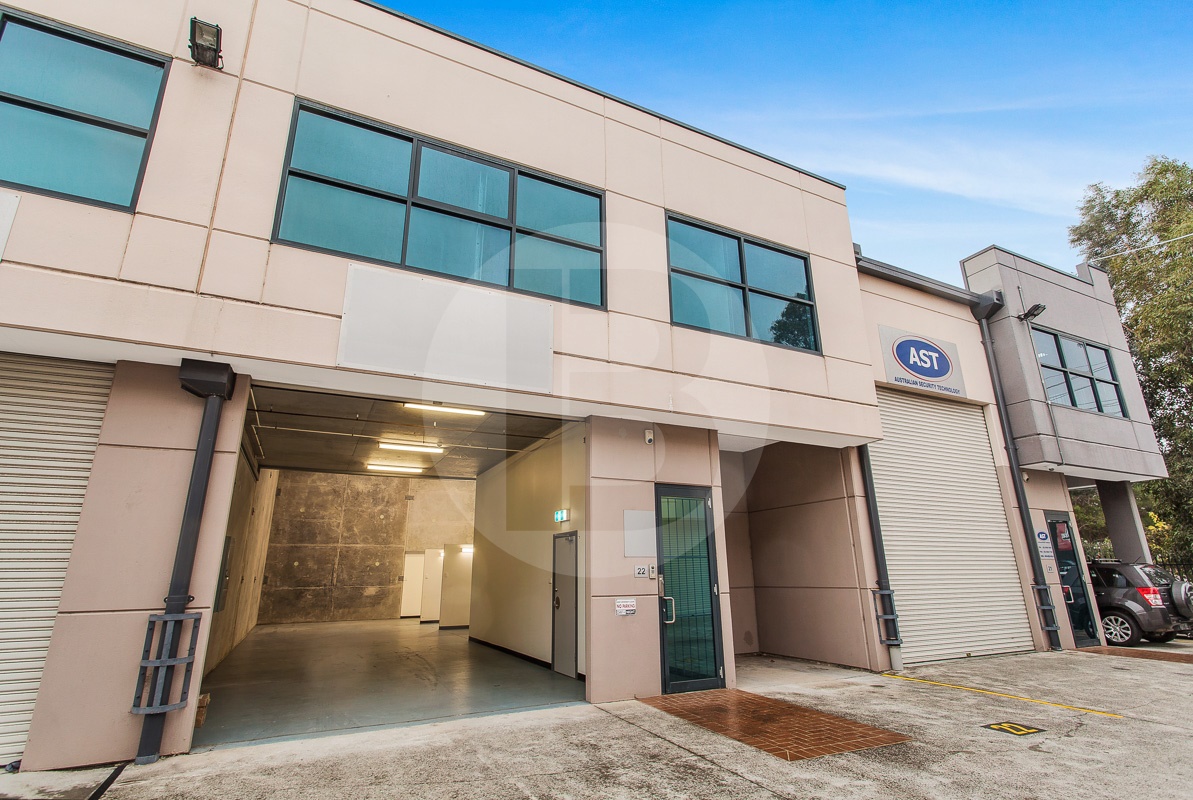 INDUSTRIAL WAREHOUSE FOR SALE IN SEVEN HILLS
