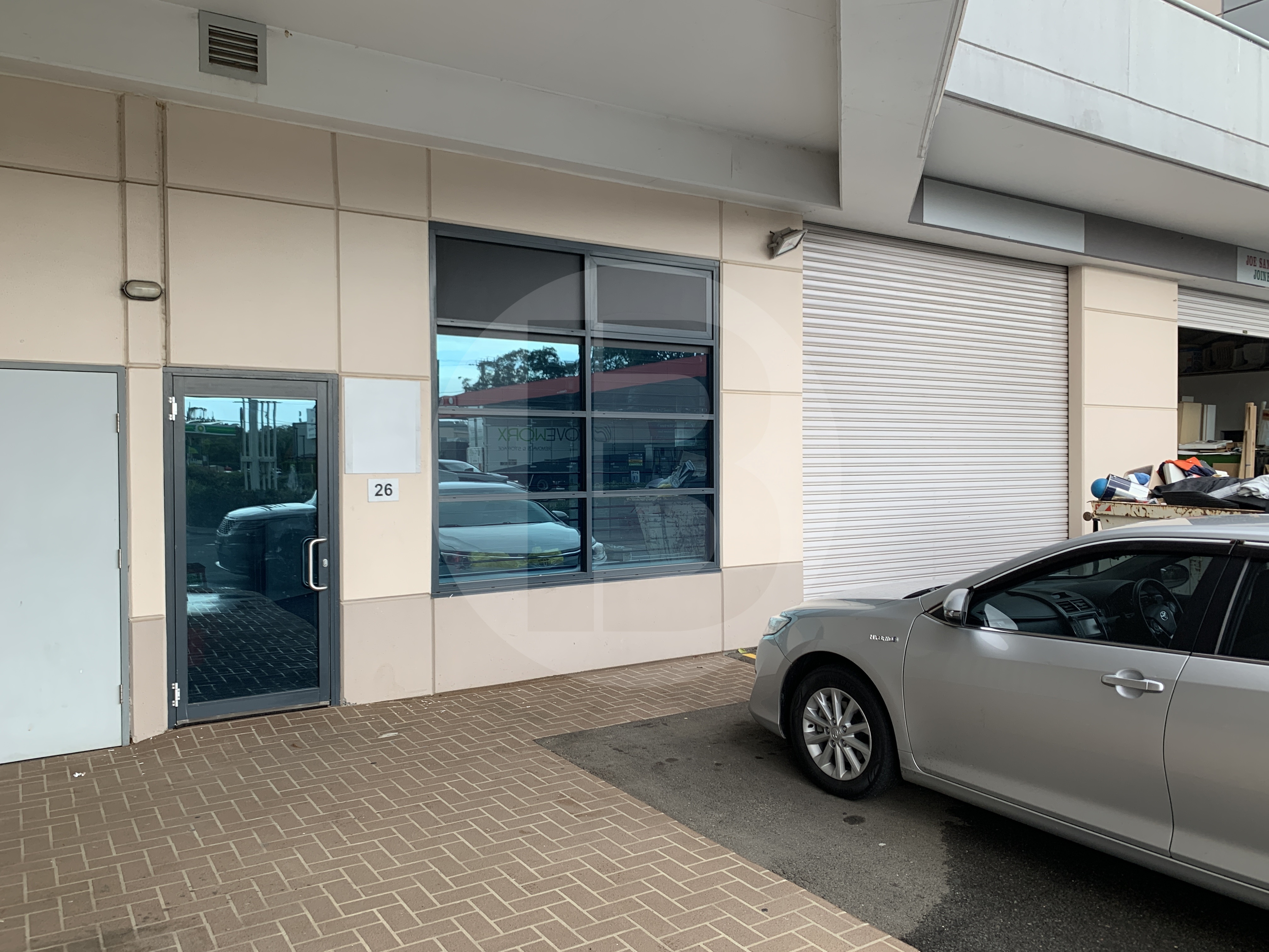 MODERN INDUSTRIAL UNIT IN SEVEN HILLS