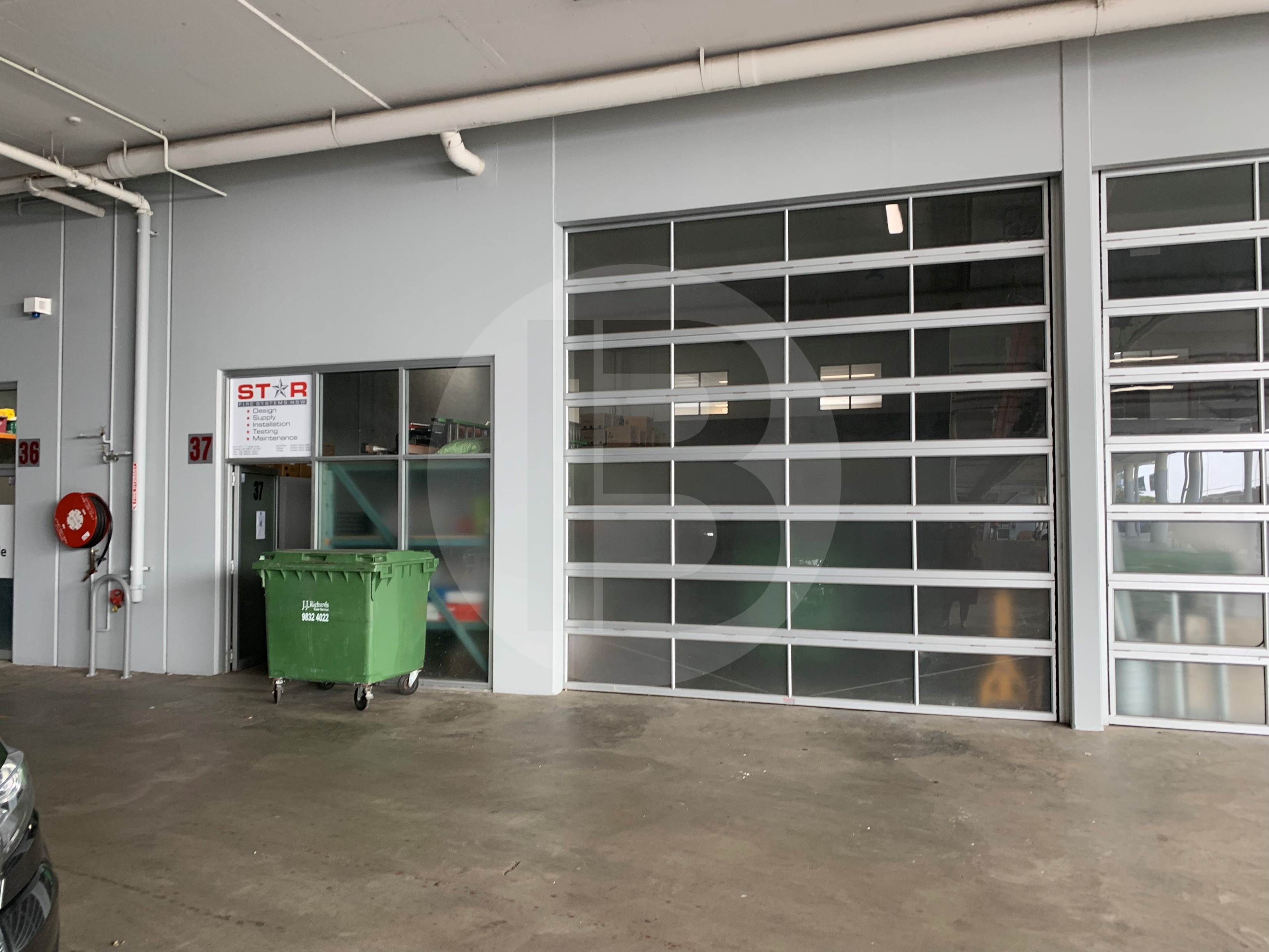 INDUSTRIAL WAREHOUSE FOR LEASE IN CASTLE HILL