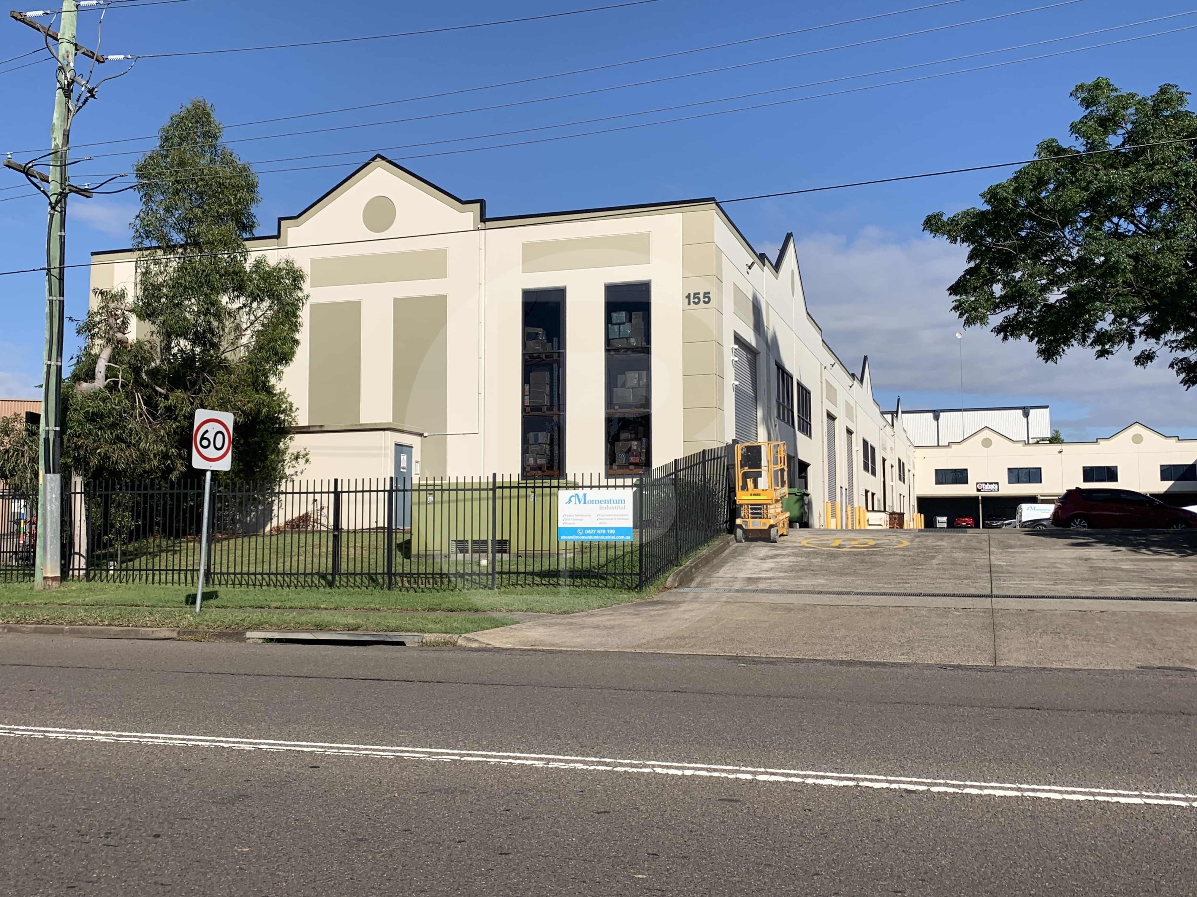 Front Unit With Exposure To Busy Thoroughfare, Minutes To M7 Motorway.