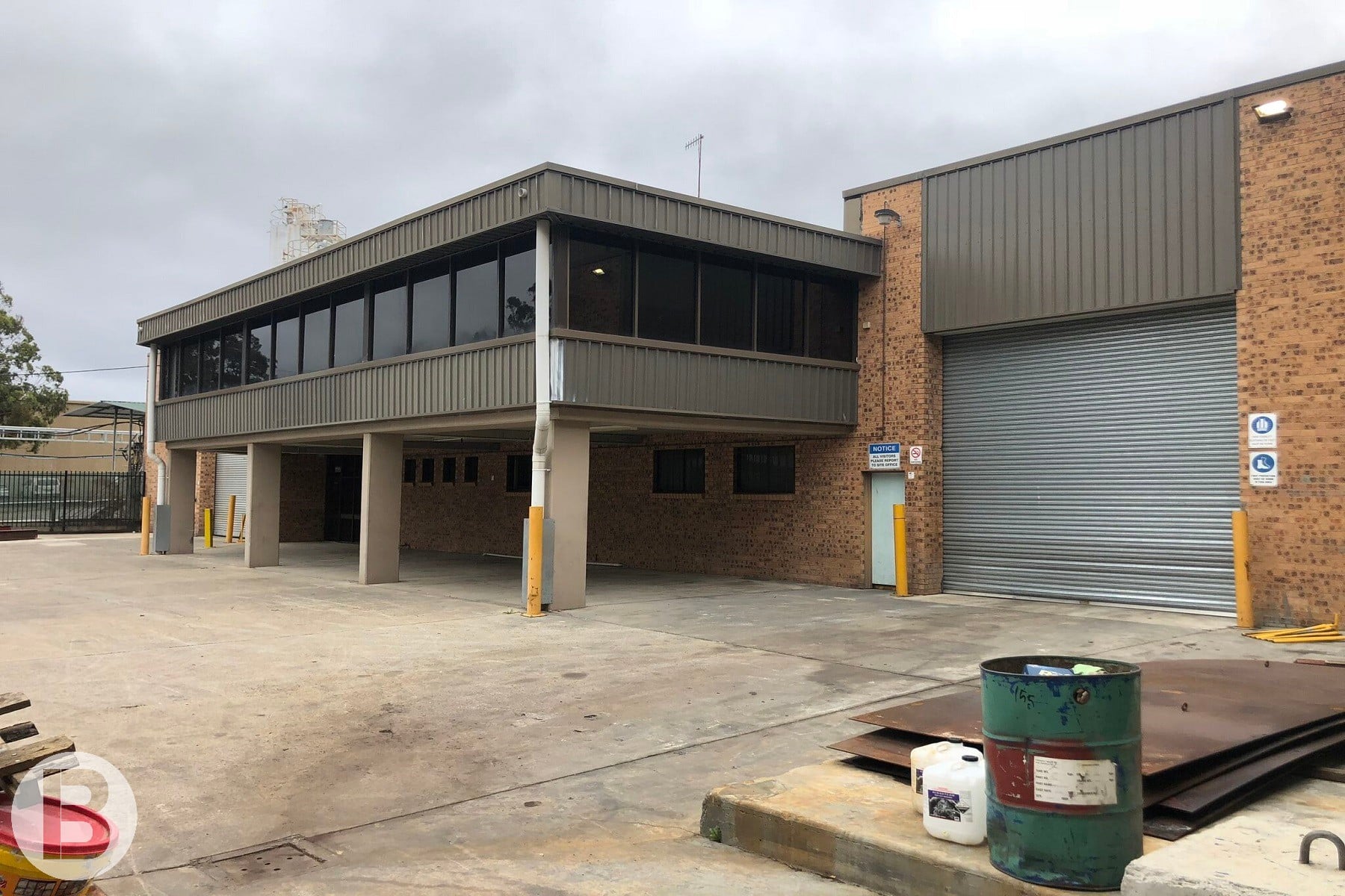 High Power High Clearance Free Stander