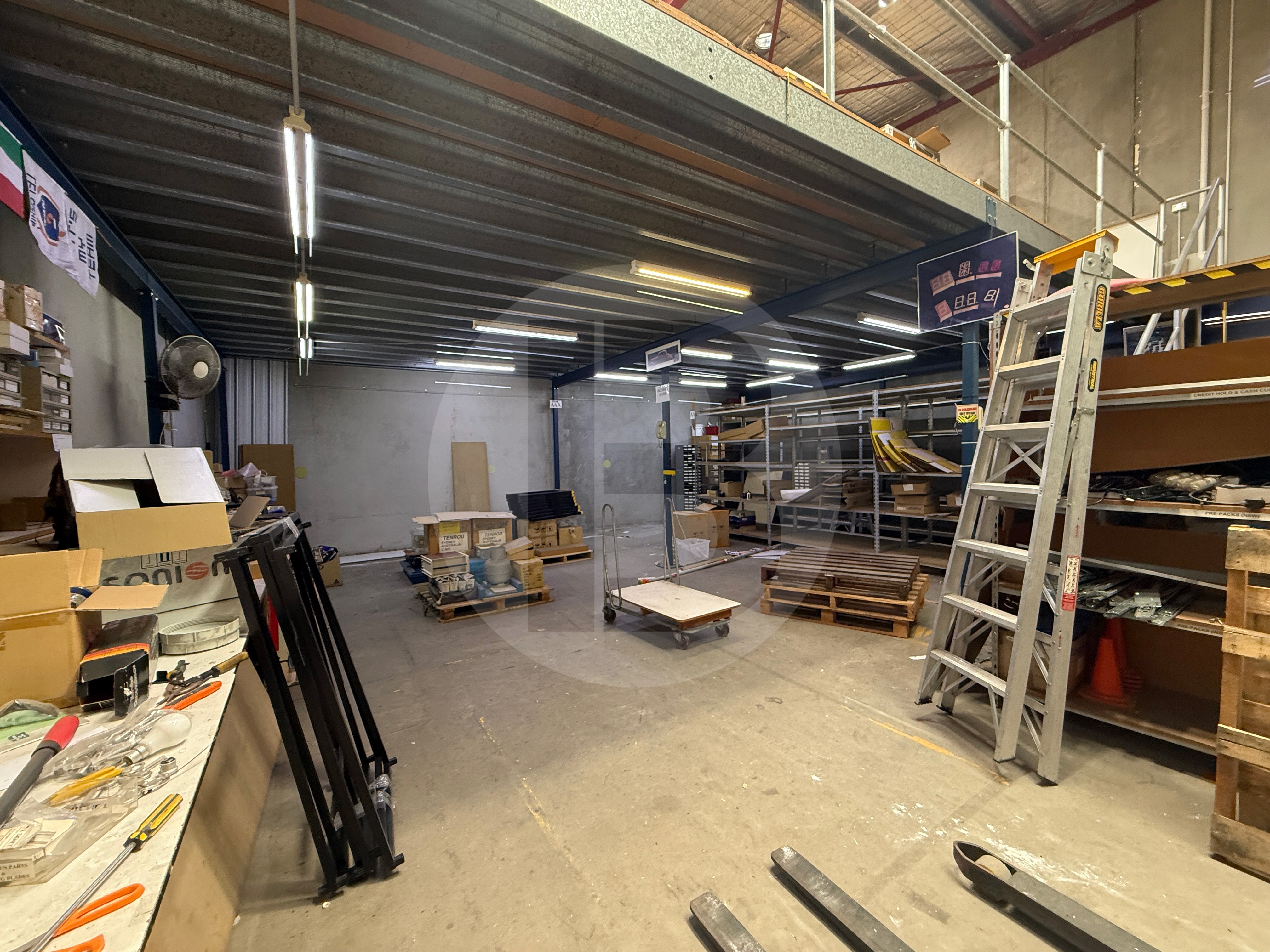 HIGH CLEARANCE WAREHOUSE IN SILVERWATER HIGH CLEARANCE WAREHOUSE IN SILVERWATER