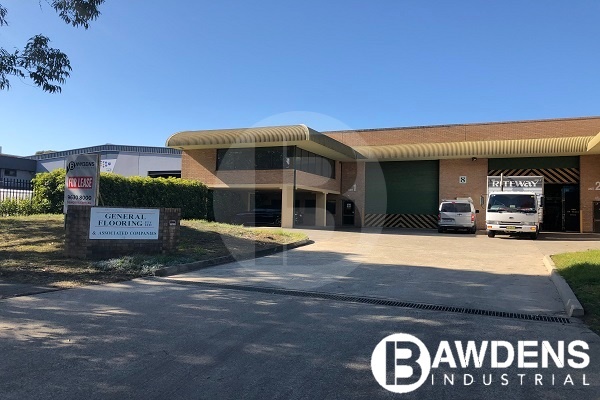 DUPLEX | STREET FRONT UNIT | KINGS PARK