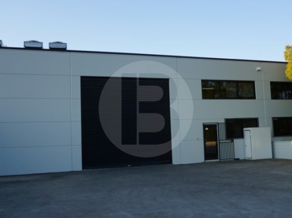 EXCEPTIONAL FREESTANDER WITH FOOD GRADE FITOUT