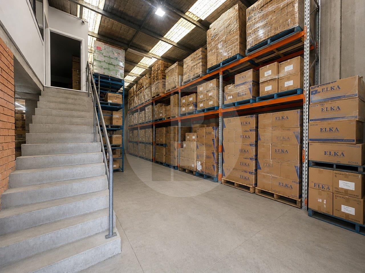 Modern Warehouse In Neat Complex Modern Warehouse In Neat Complex