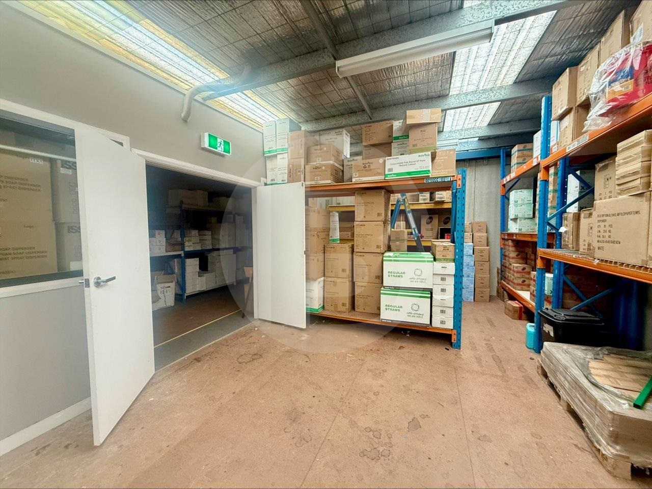 Modern Warehouse In Neat Complex Modern Warehouse In Neat Complex