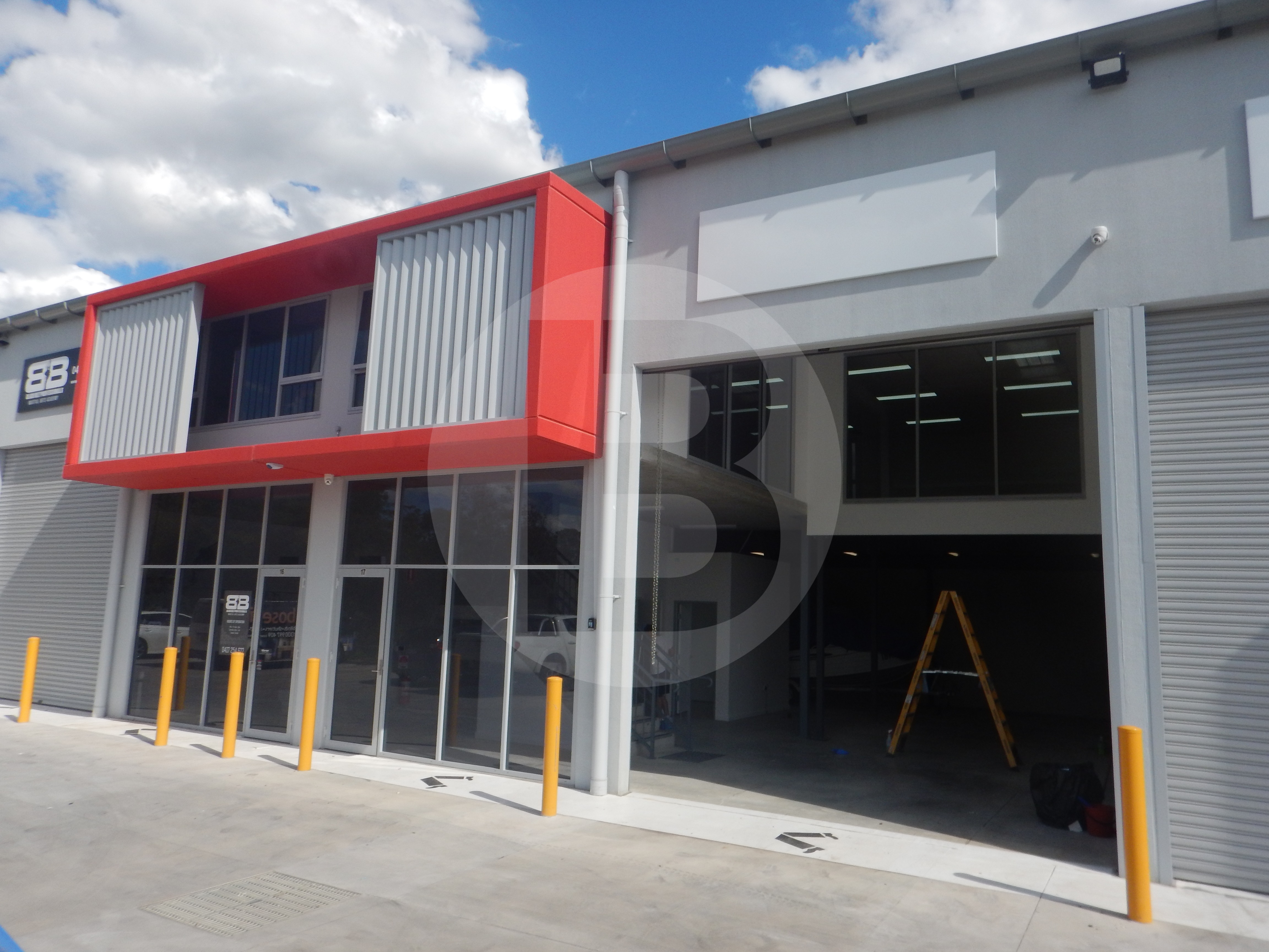Brand New unit With Impressive Office Fitout Of Nearly 50%. Brand New unit With Impressive Office Fitout Of Nearly 50%.