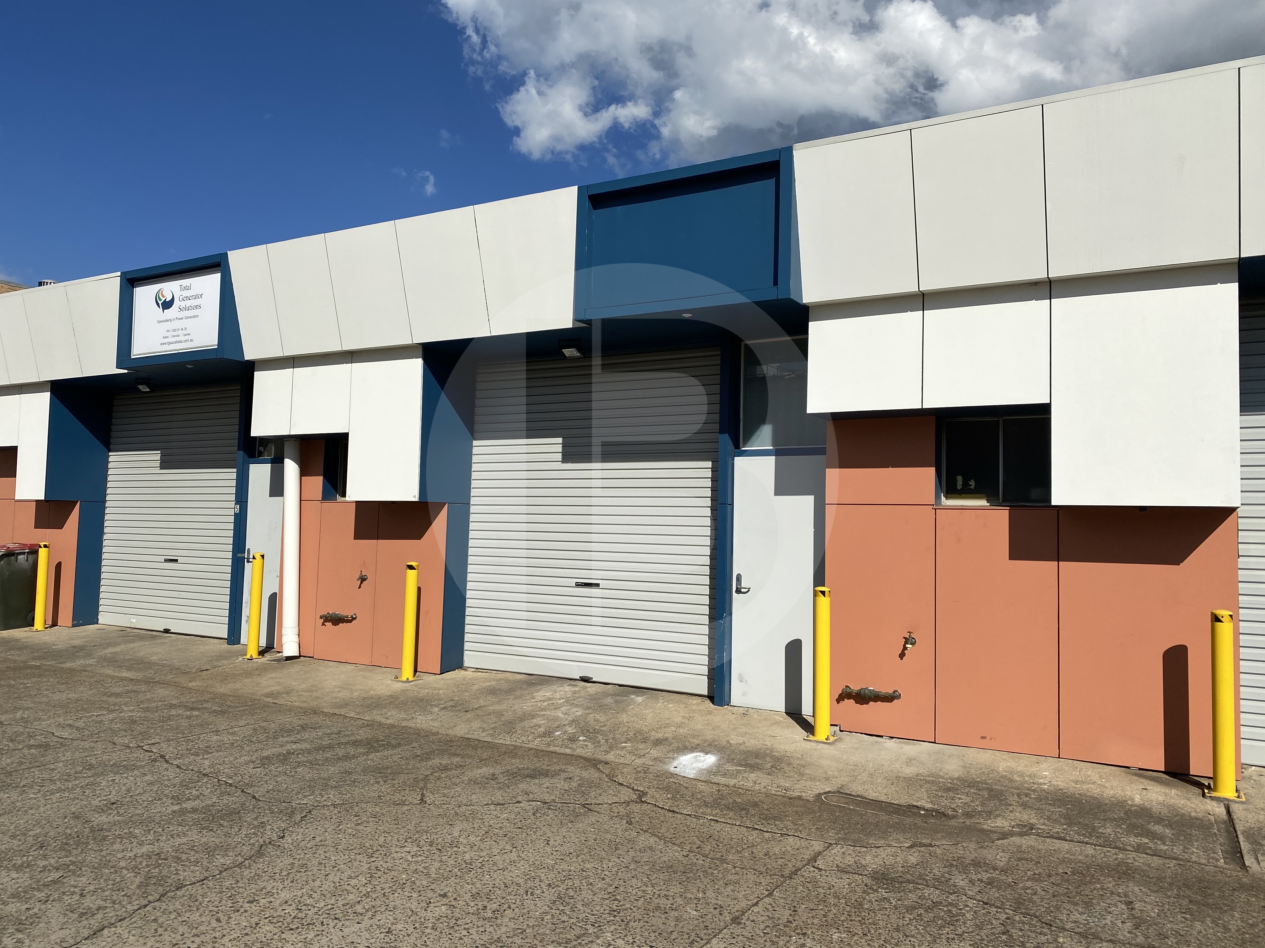 INDUSTRIAL WAREHOUSE FOR SALE IN SEVEN HILLS