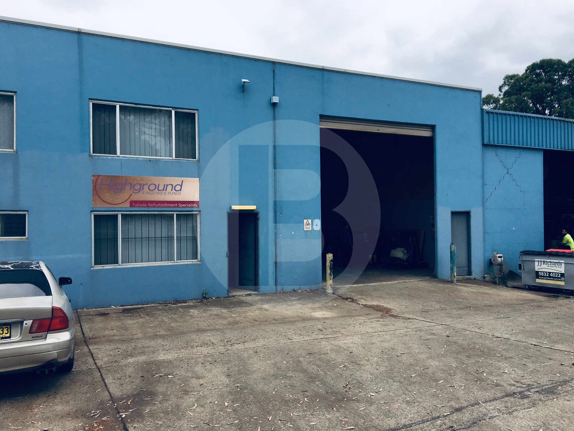 Modern Functional Space In Small Complex – No Outgoing Payable By Tenant Modern Functional Space In Small Complex – No Outgoing Payable By Tenant