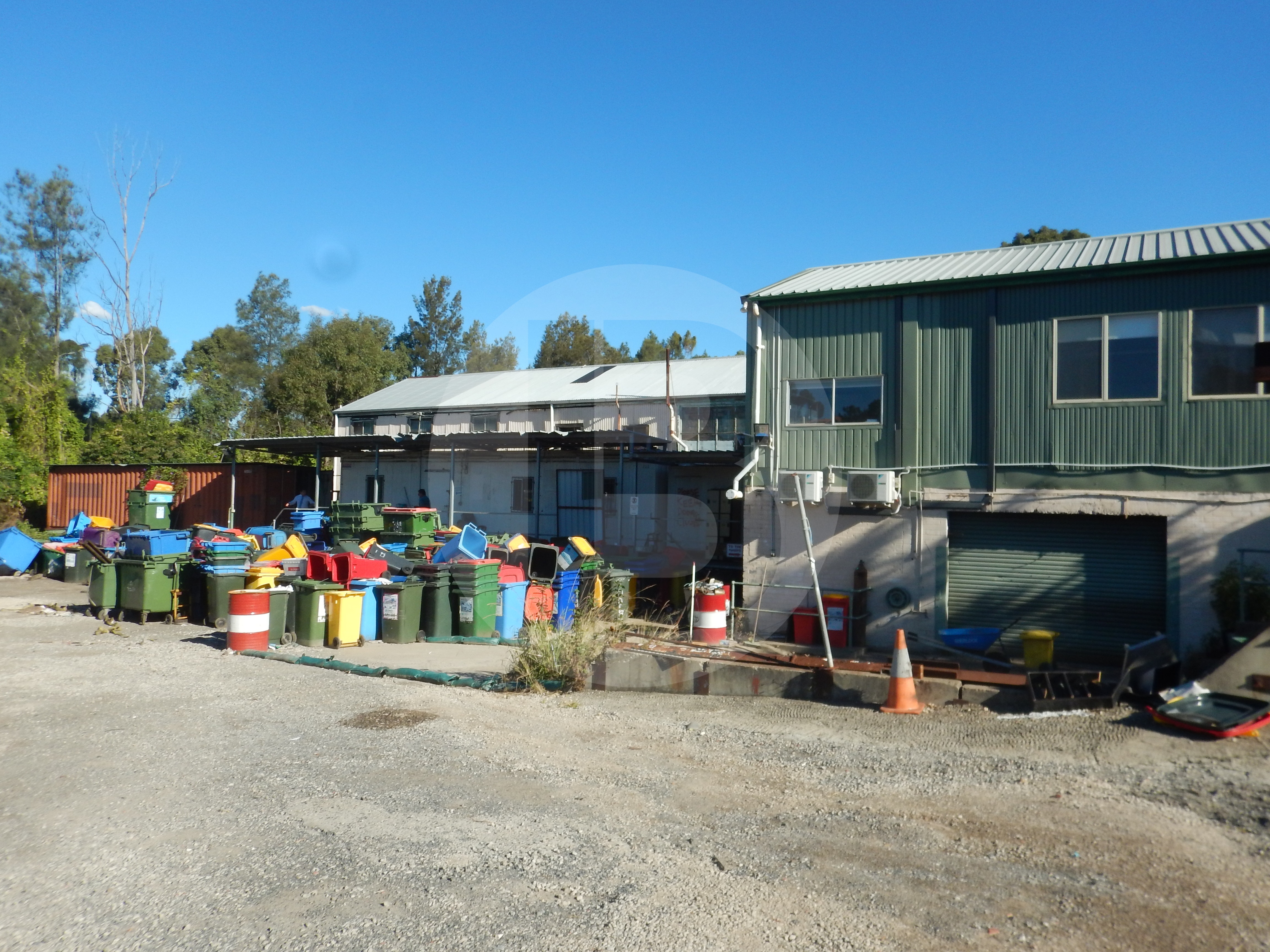 3,079m Secured Freestanding Yard & Workshop