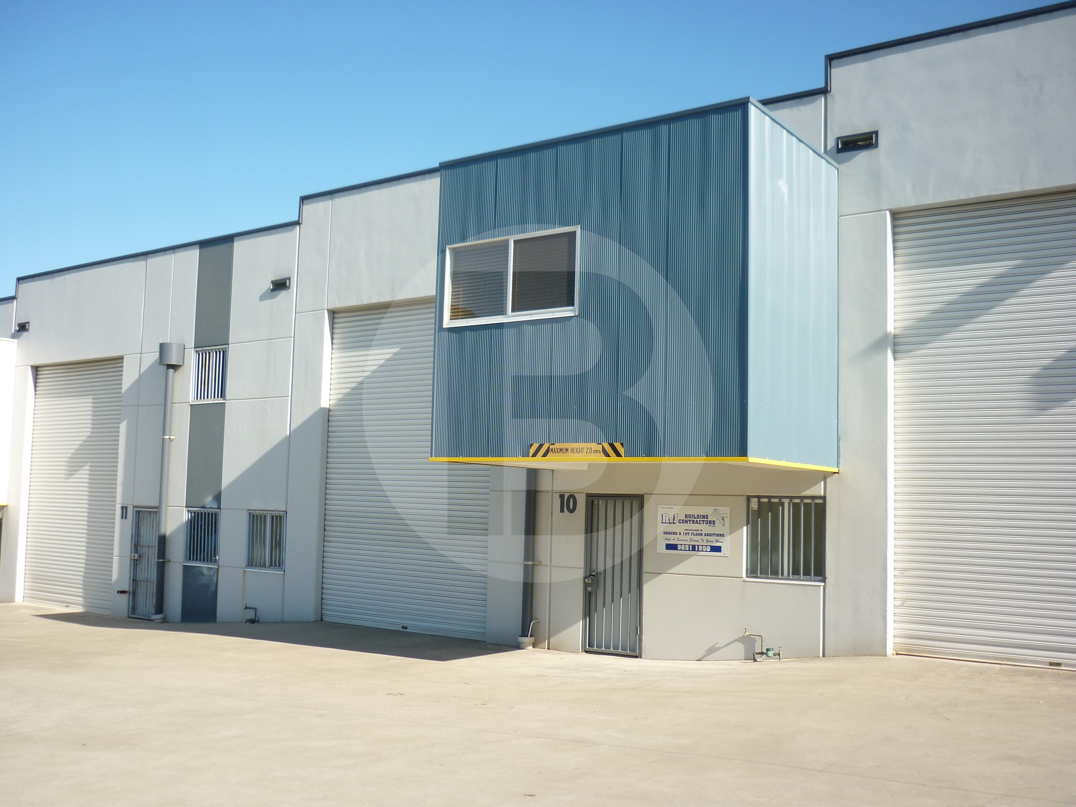 SHARED OFFICE SPACE