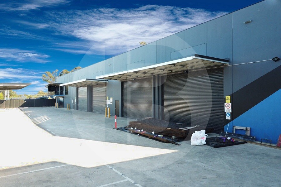 CLEAN INDUSTRIAL WAREHOUSE | RIVERSTONE