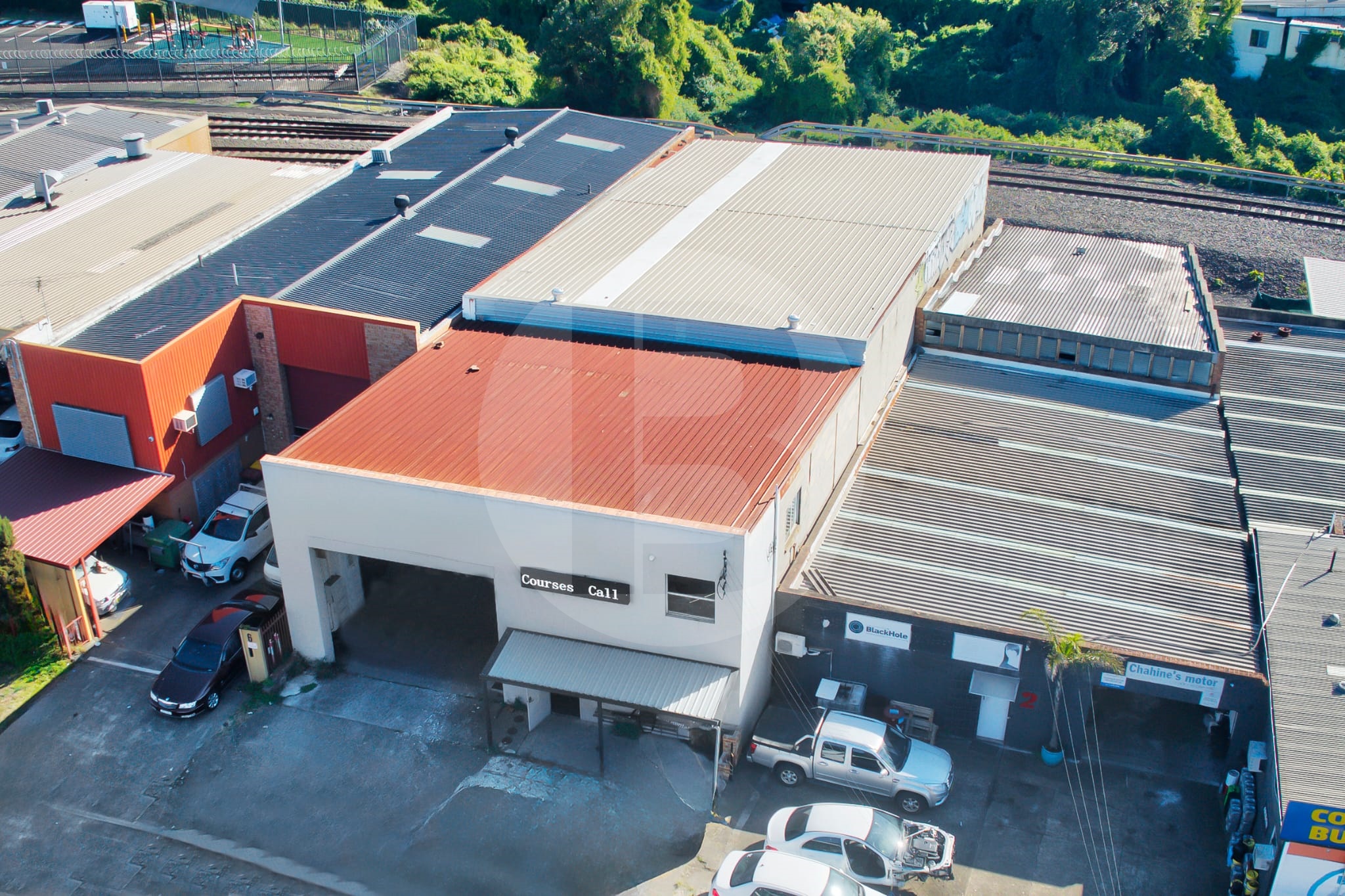 FREESTANDING REFURBISHED WAREHOUSE OPPORTUNITY FREESTANDING REFURBISHED WAREHOUSE OPPORTUNITY