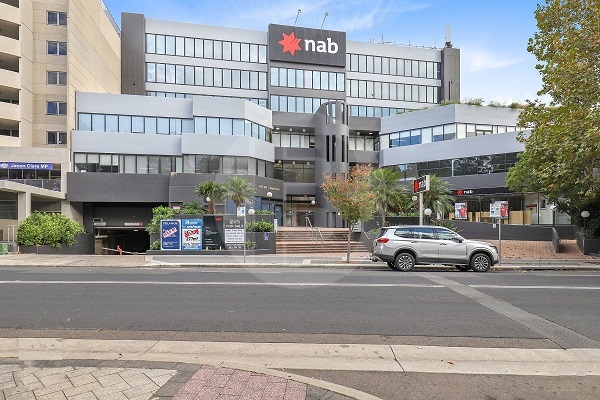 A GRADE COMMERCIAL OFFICE IN PRIME LOCATION A GRADE COMMERCIAL OFFICE IN PRIME LOCATION