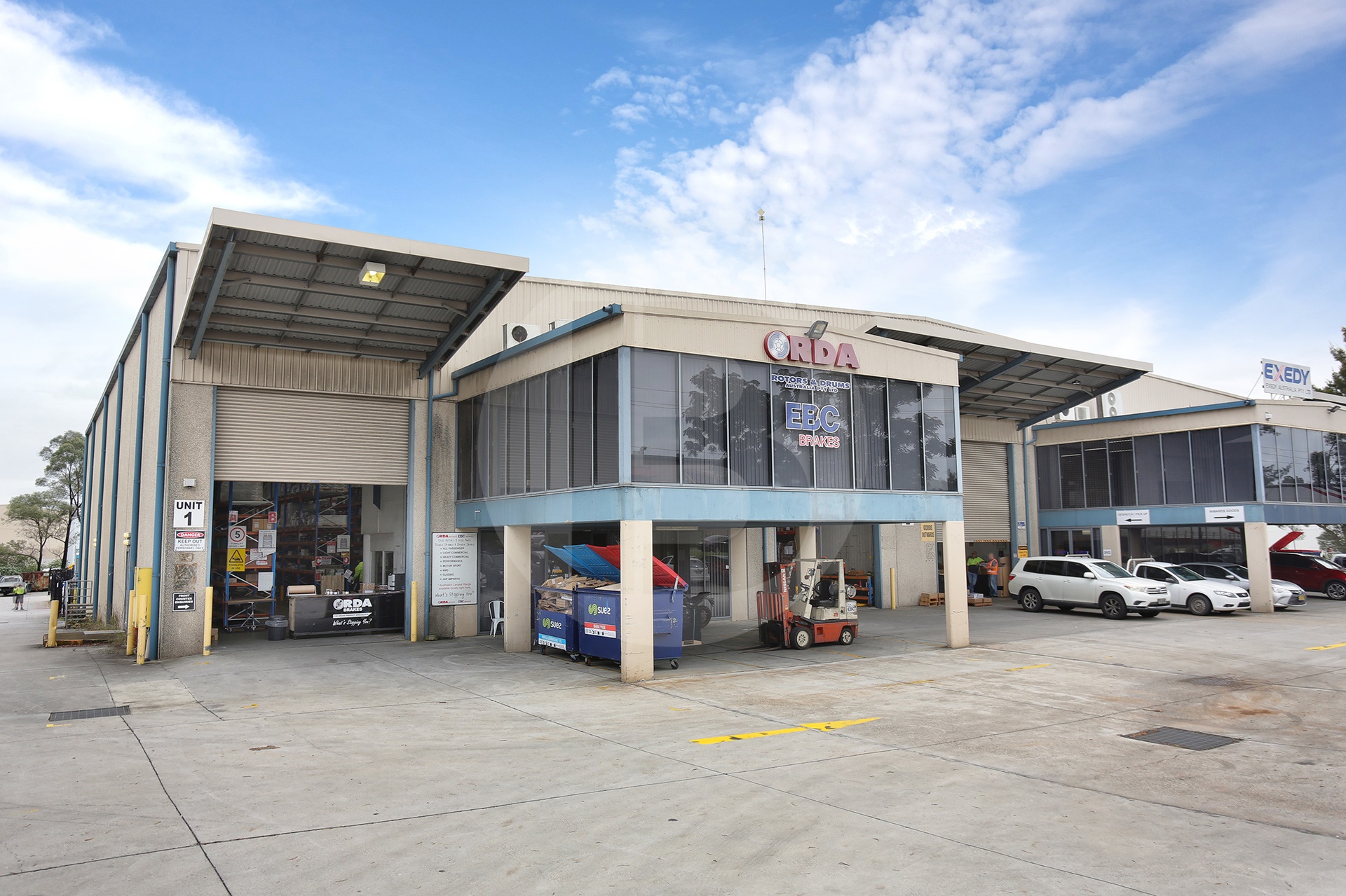 DUPLEX WAREHOUSE UNIT – 2 ROLLER DOORS DUPLEX WAREHOUSE UNIT – 2 ROLLER DOORS