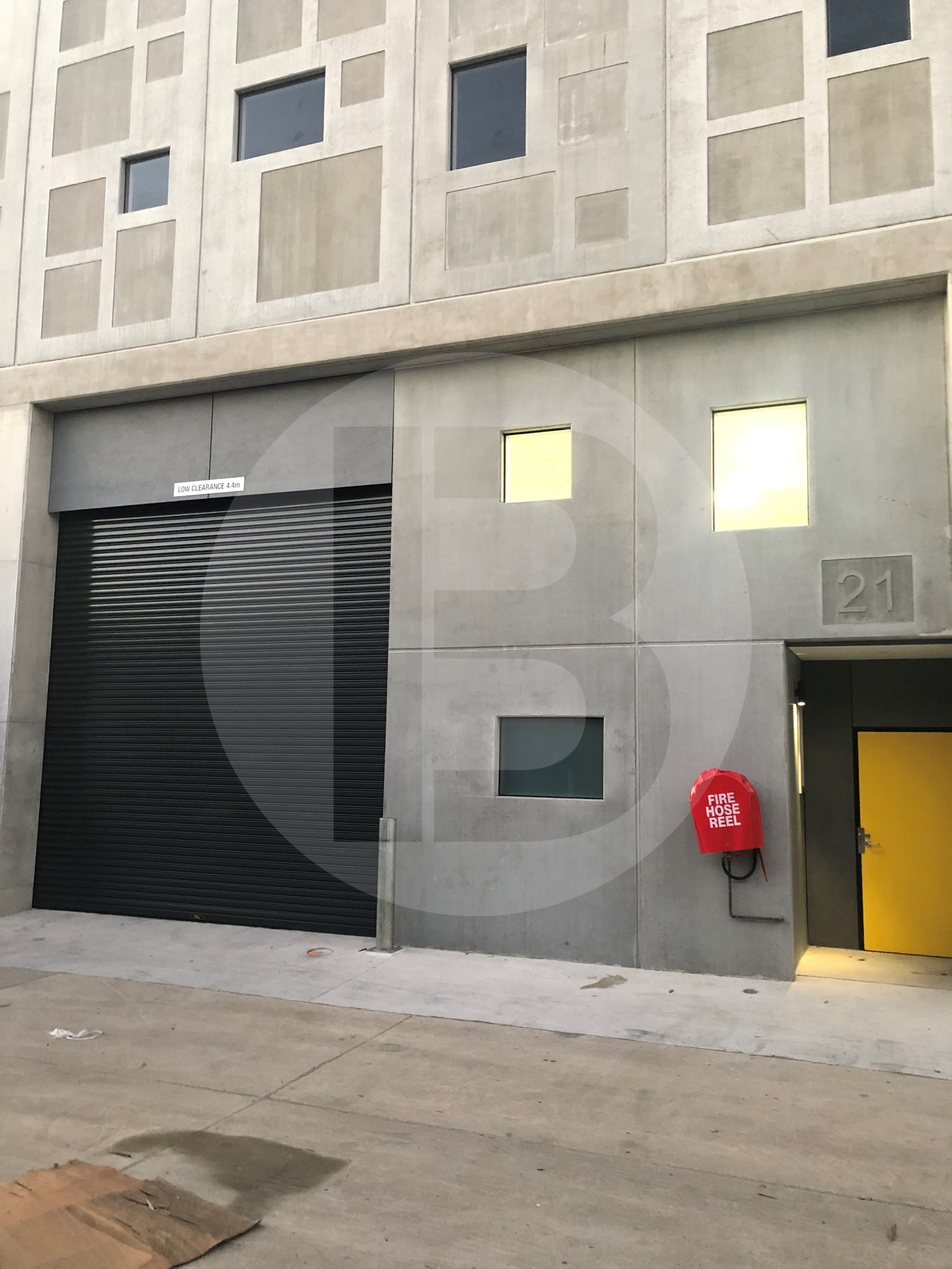 MODERN HIGH CLEARANCE WAREHOUSE