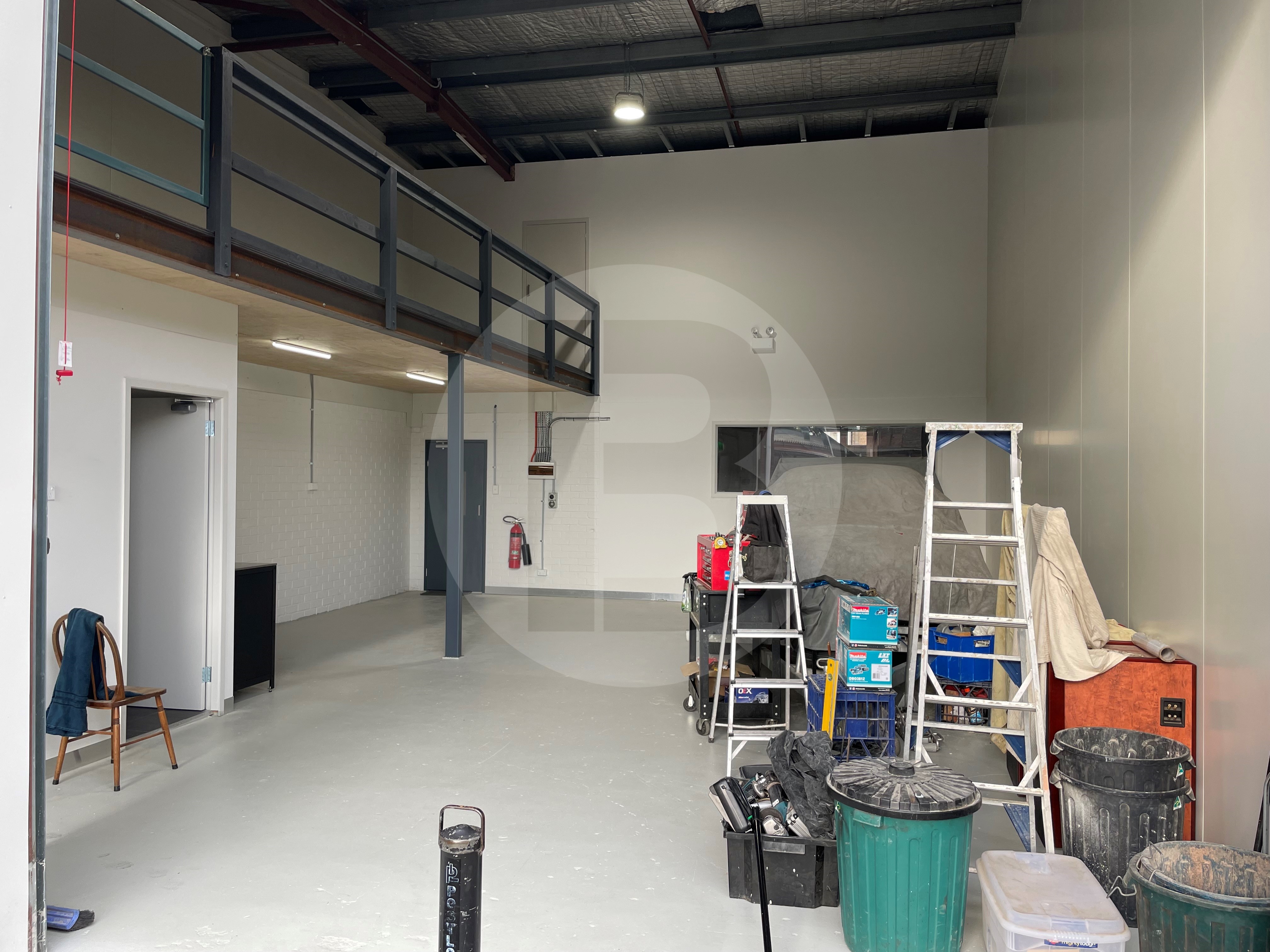 165SQM REFURBISHED WAREHOUSE/SHOWROOM